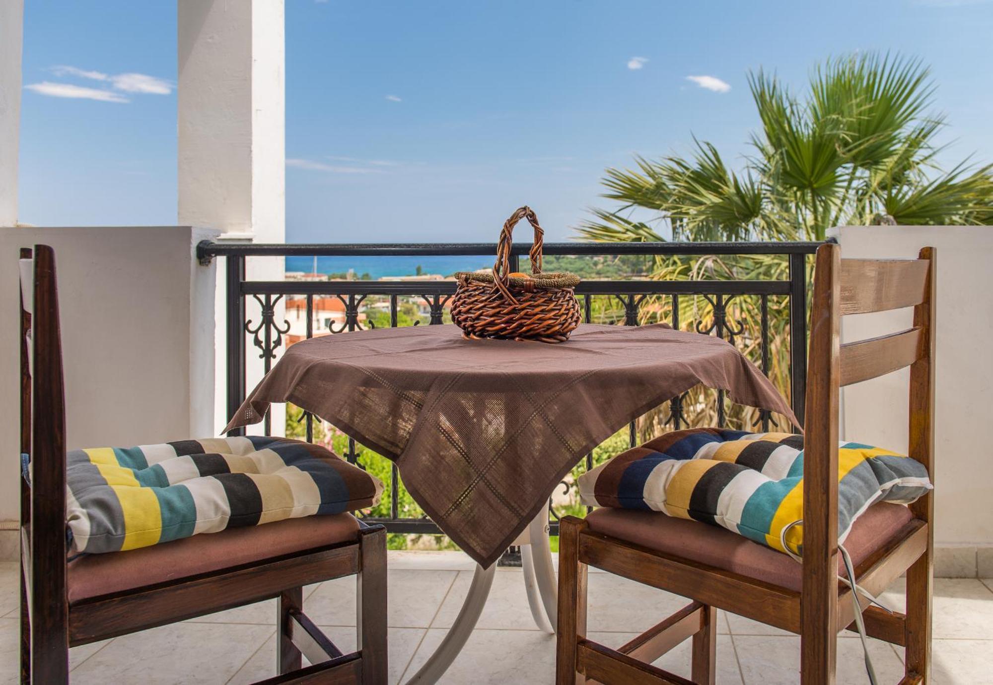 Apartment Yiannis *