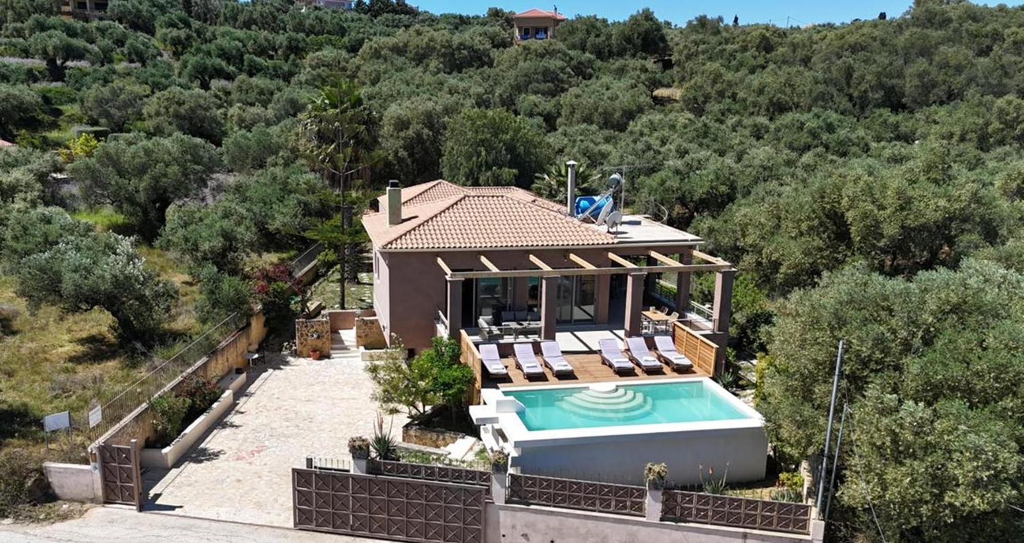Villa Astarte - Stilvi 4 Bedroom Private With Pool