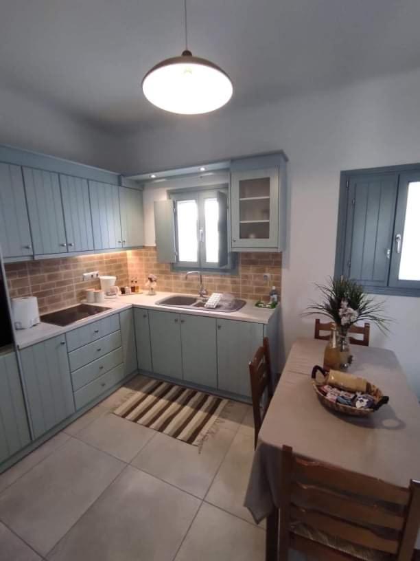 Sifnaiou Traditional 1 & 3 * Parikia (Paros)