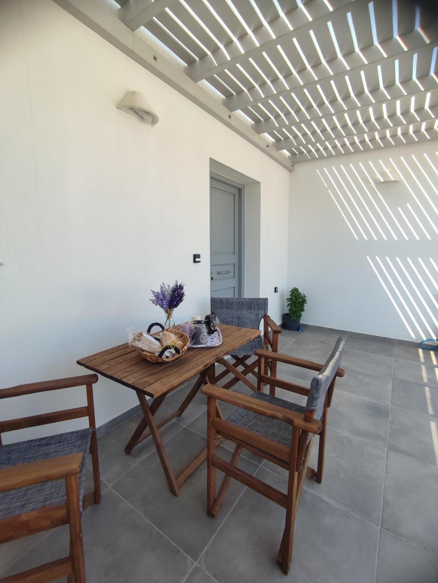 Sifnaiou Traditional 1 & 3 Parikia (Paros)