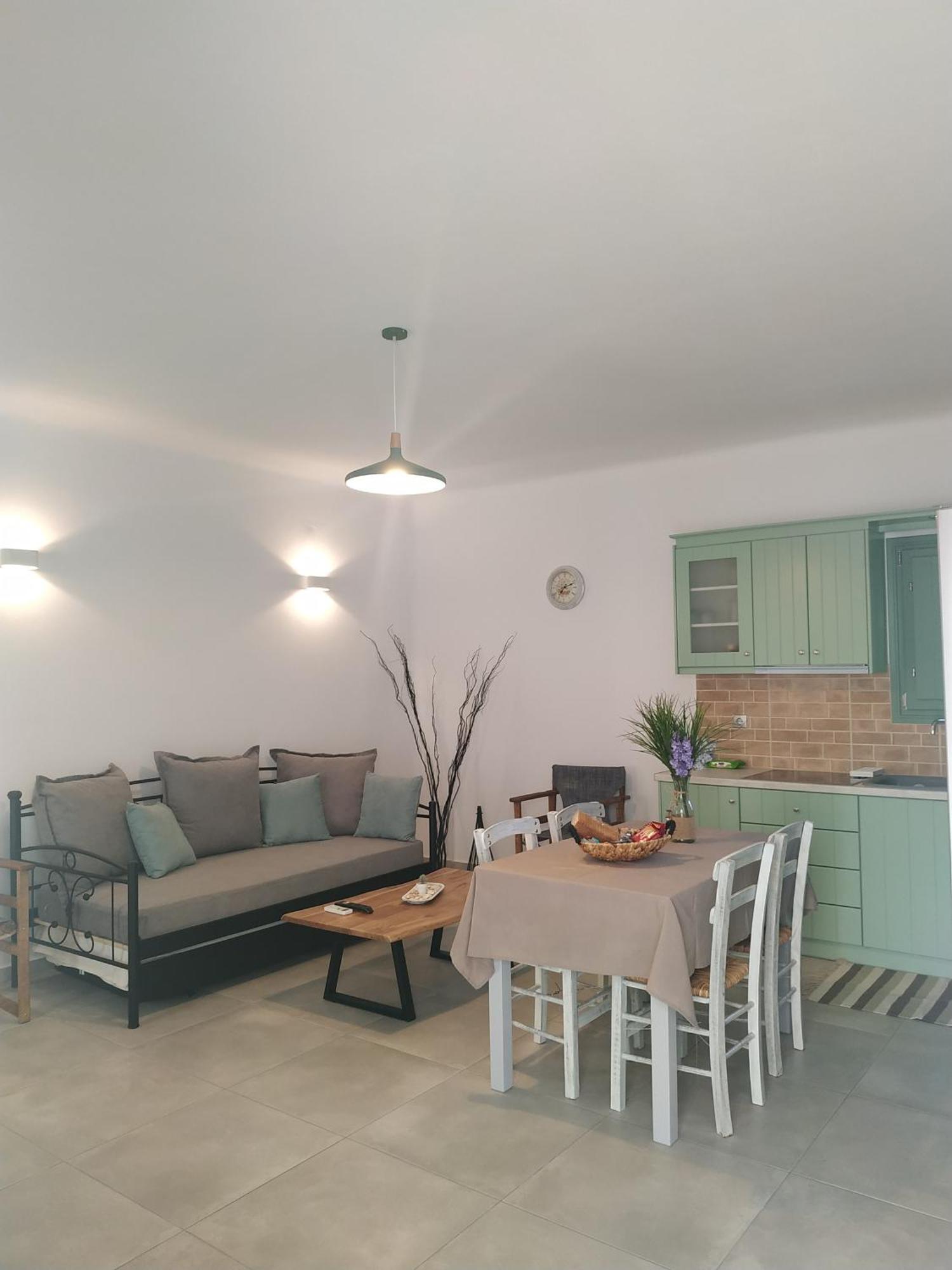 Sifnaiou Traditional 1 & 3 Parikia (Paros)
