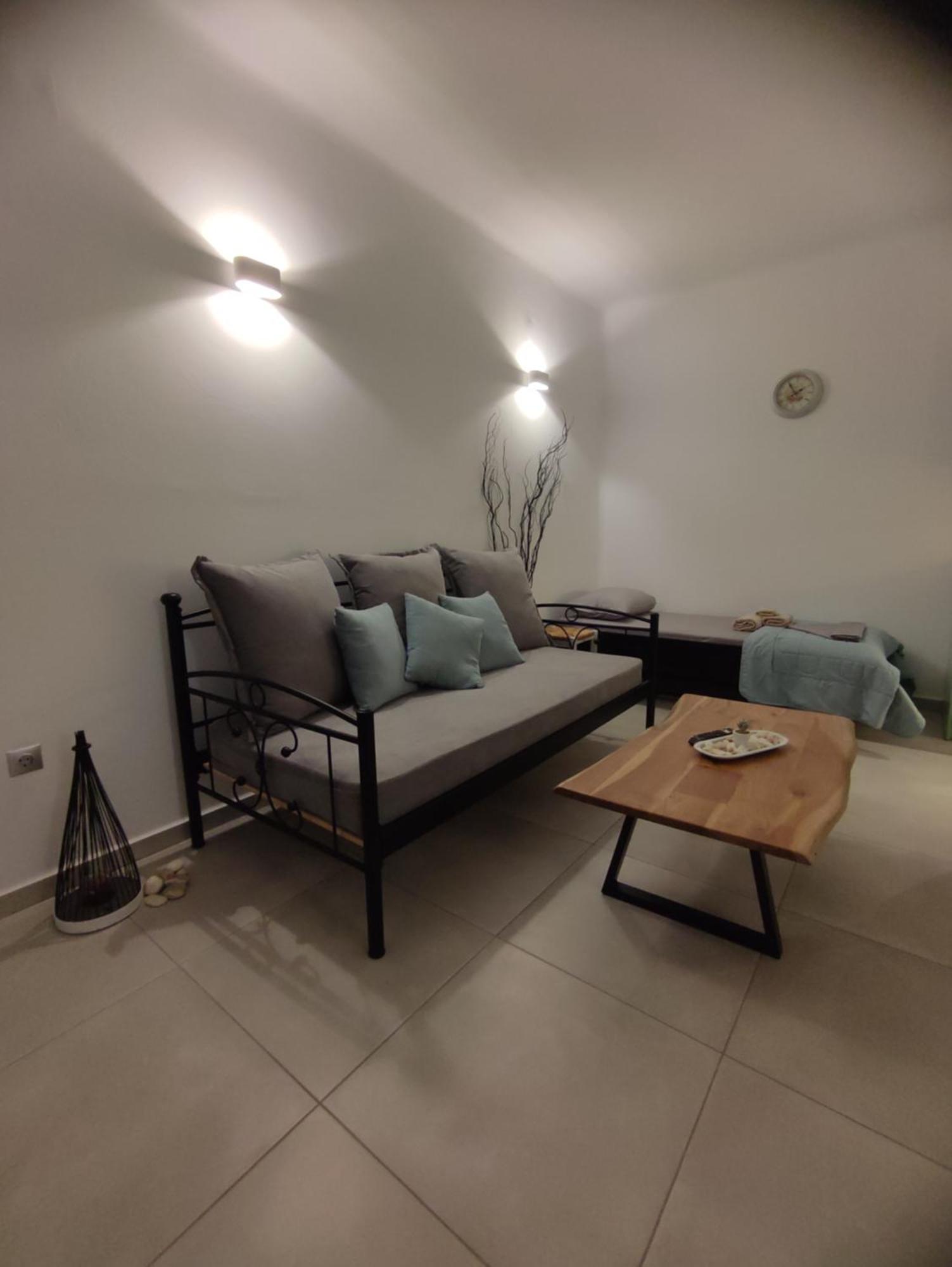 Sifnaiou Traditional 1 & 3 Parikia (Paros)