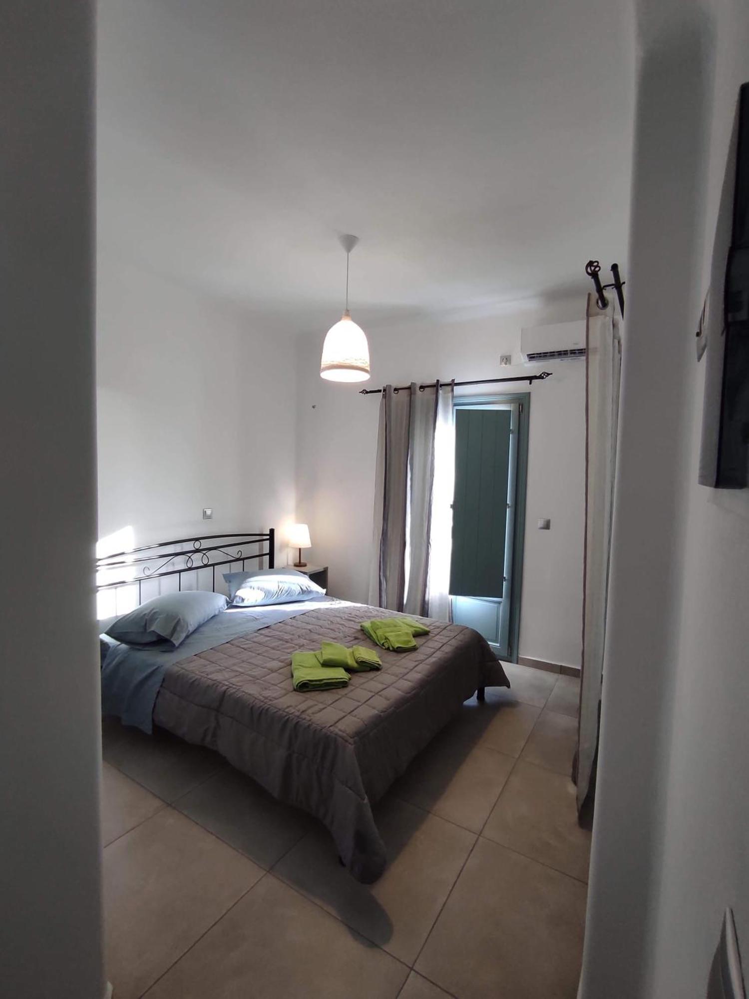 Sifnaiou Traditional 1 & 3 Holiday home *