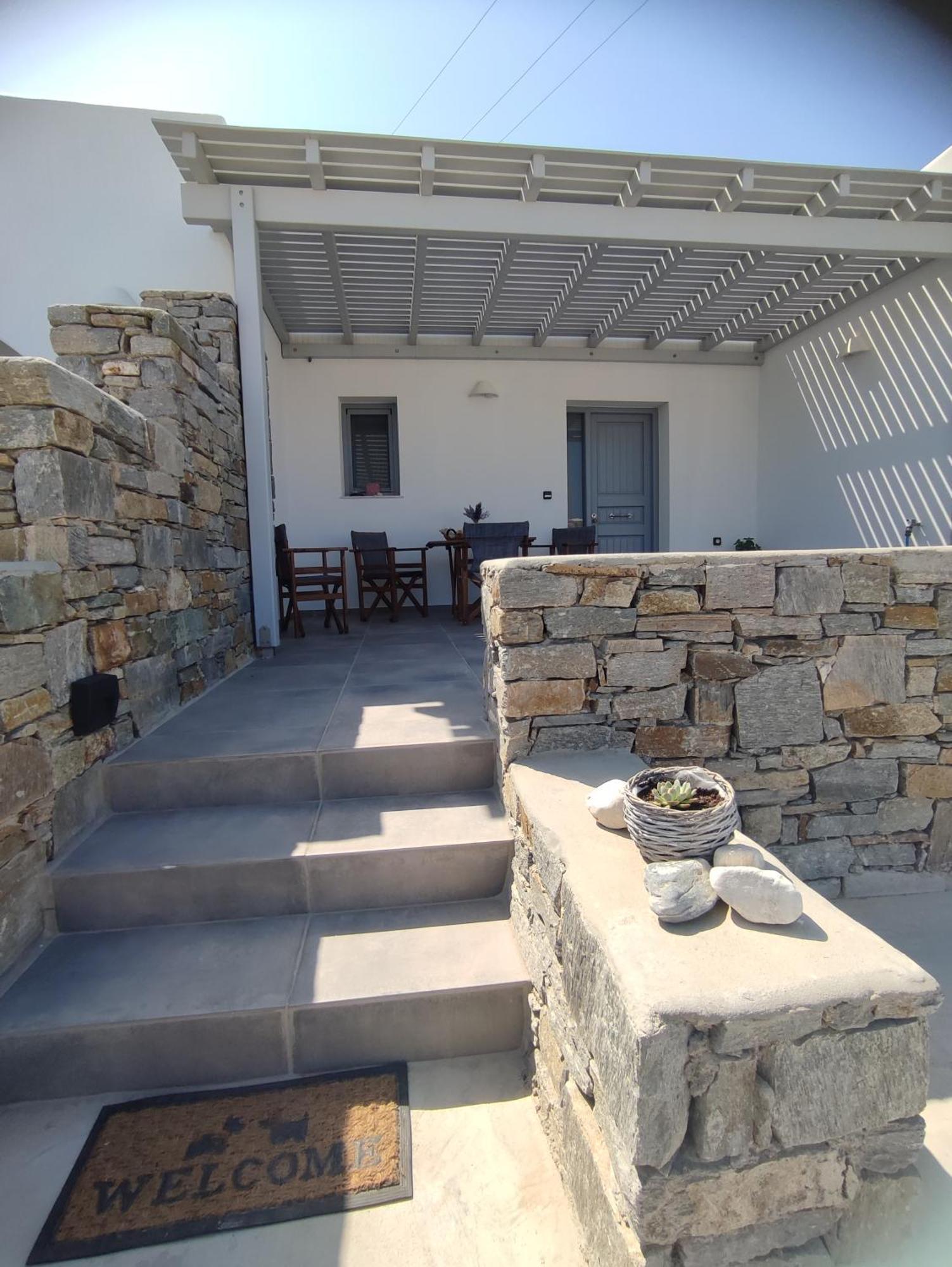Holiday home Sifnaiou Traditional 1 & 3 *