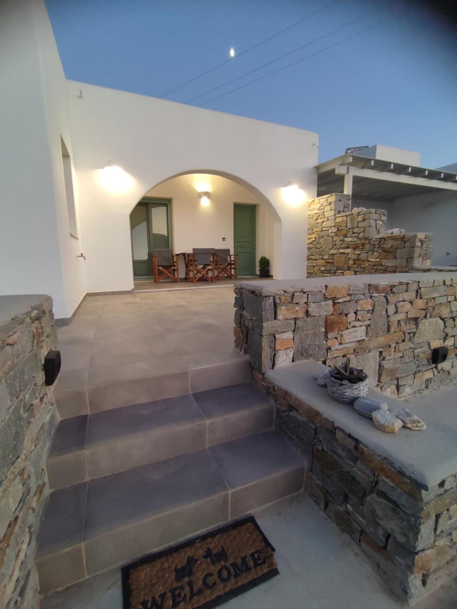 Sifnaiou Traditional 1 & 3 Holiday home *