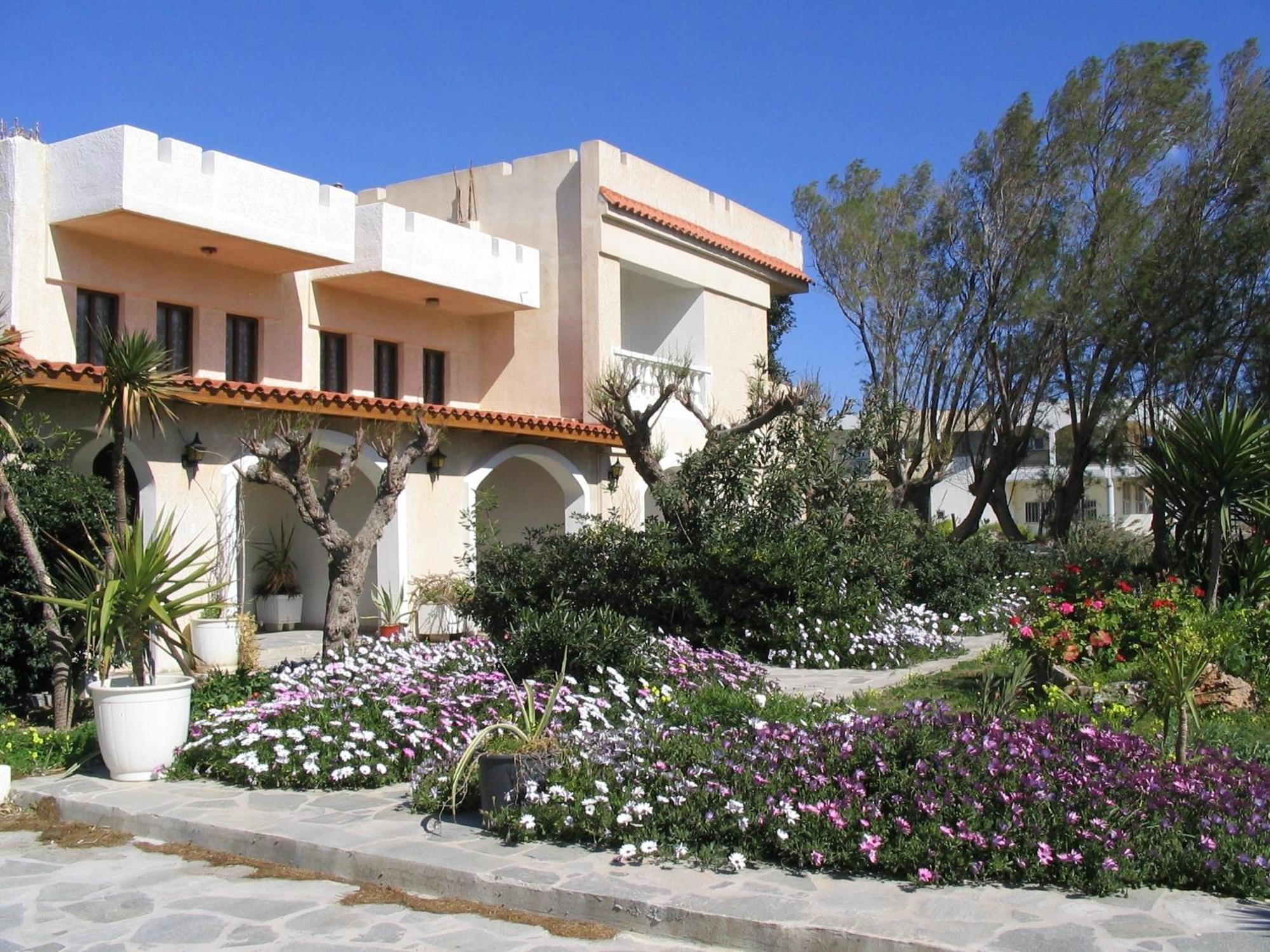 Irene Aparthotel