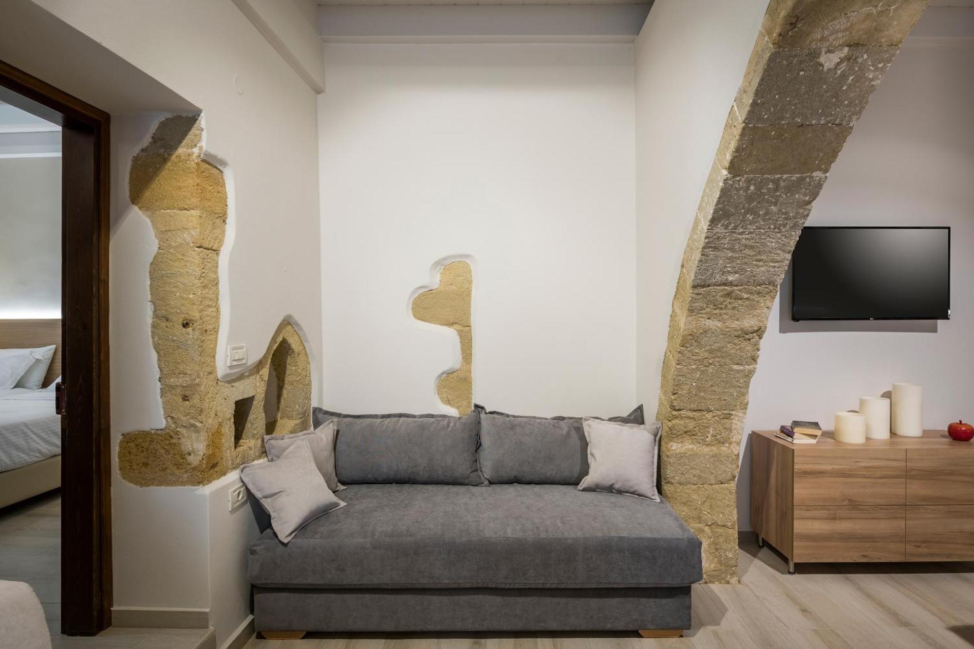 Village & Hotel 4*