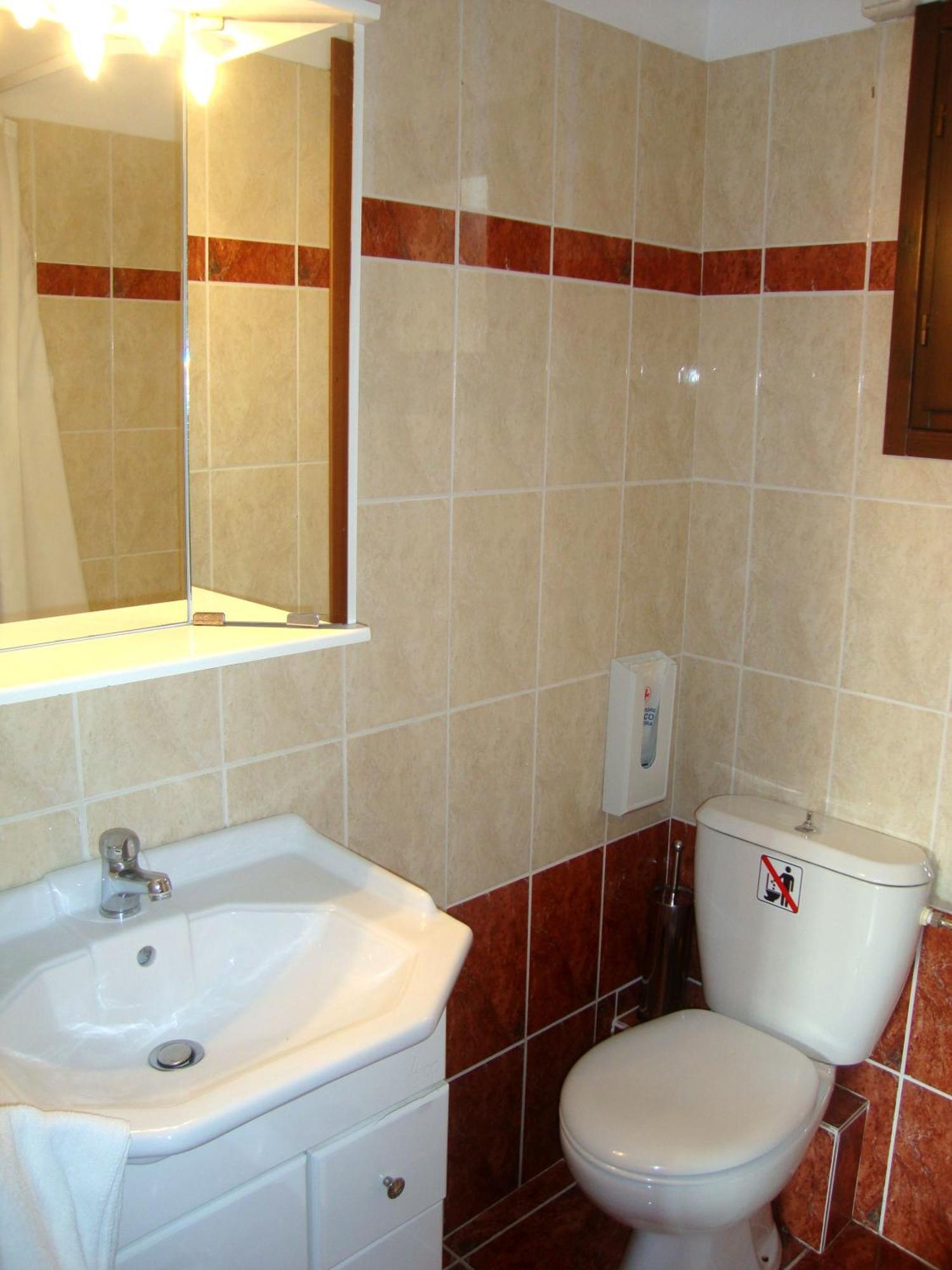 Aparthotel Enalion 2*