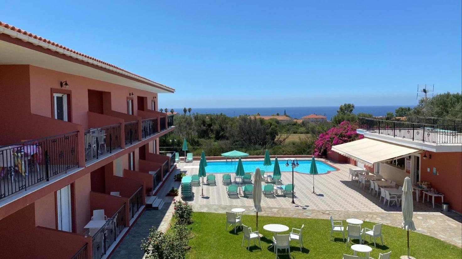 Paradise Aparthotel 2*