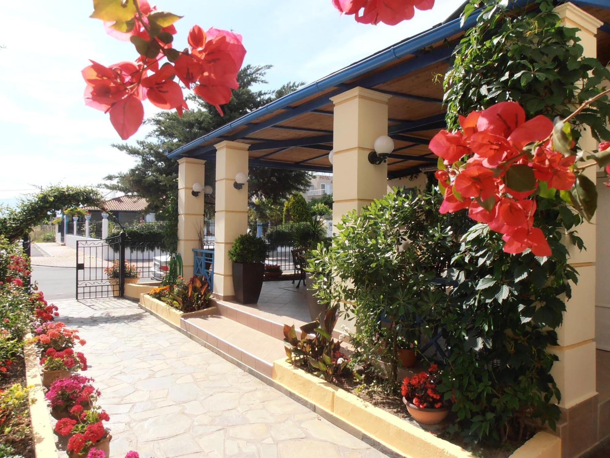 Oasis Aparthotel