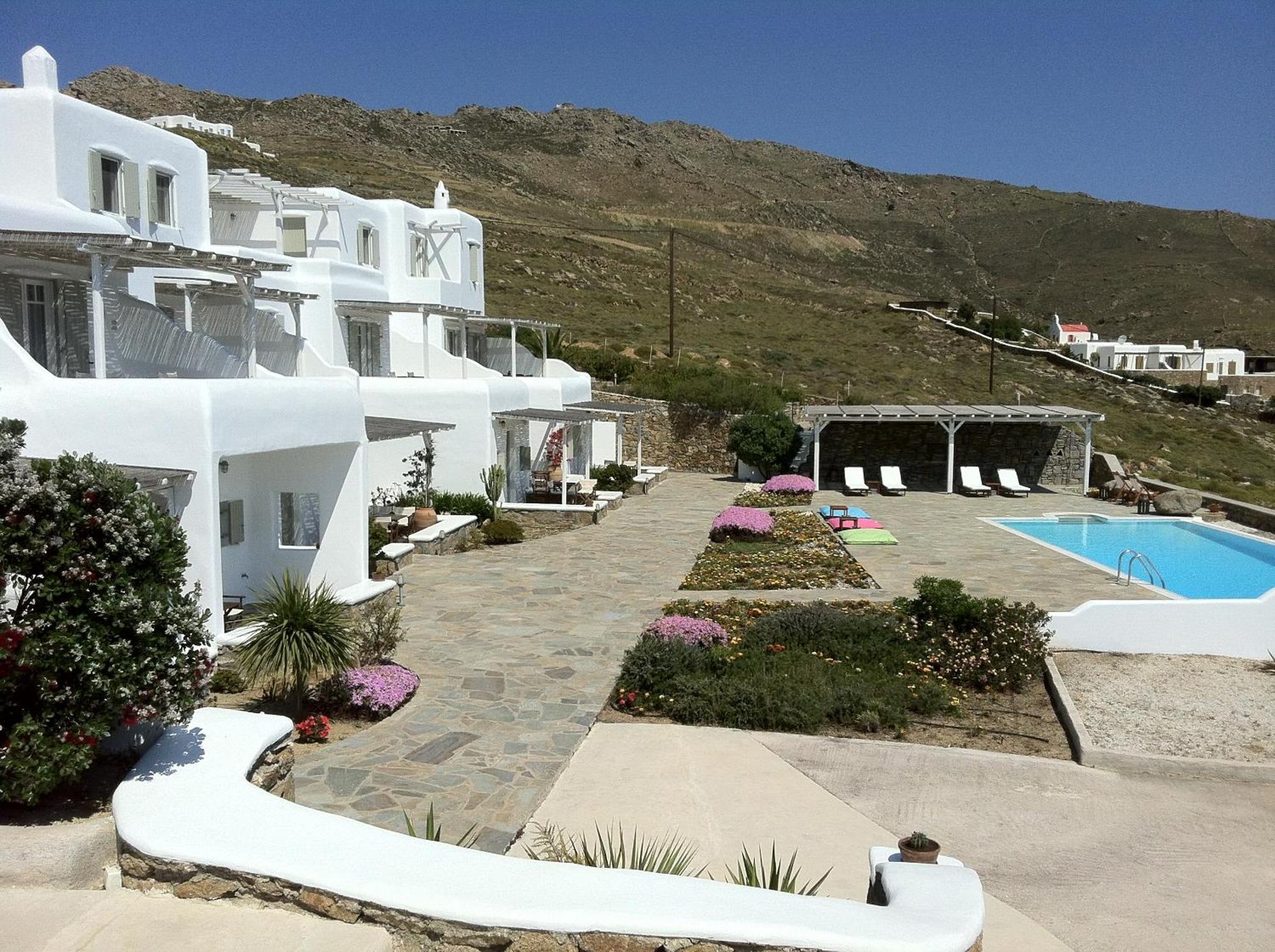 Aparthotel Yakinthos 4*