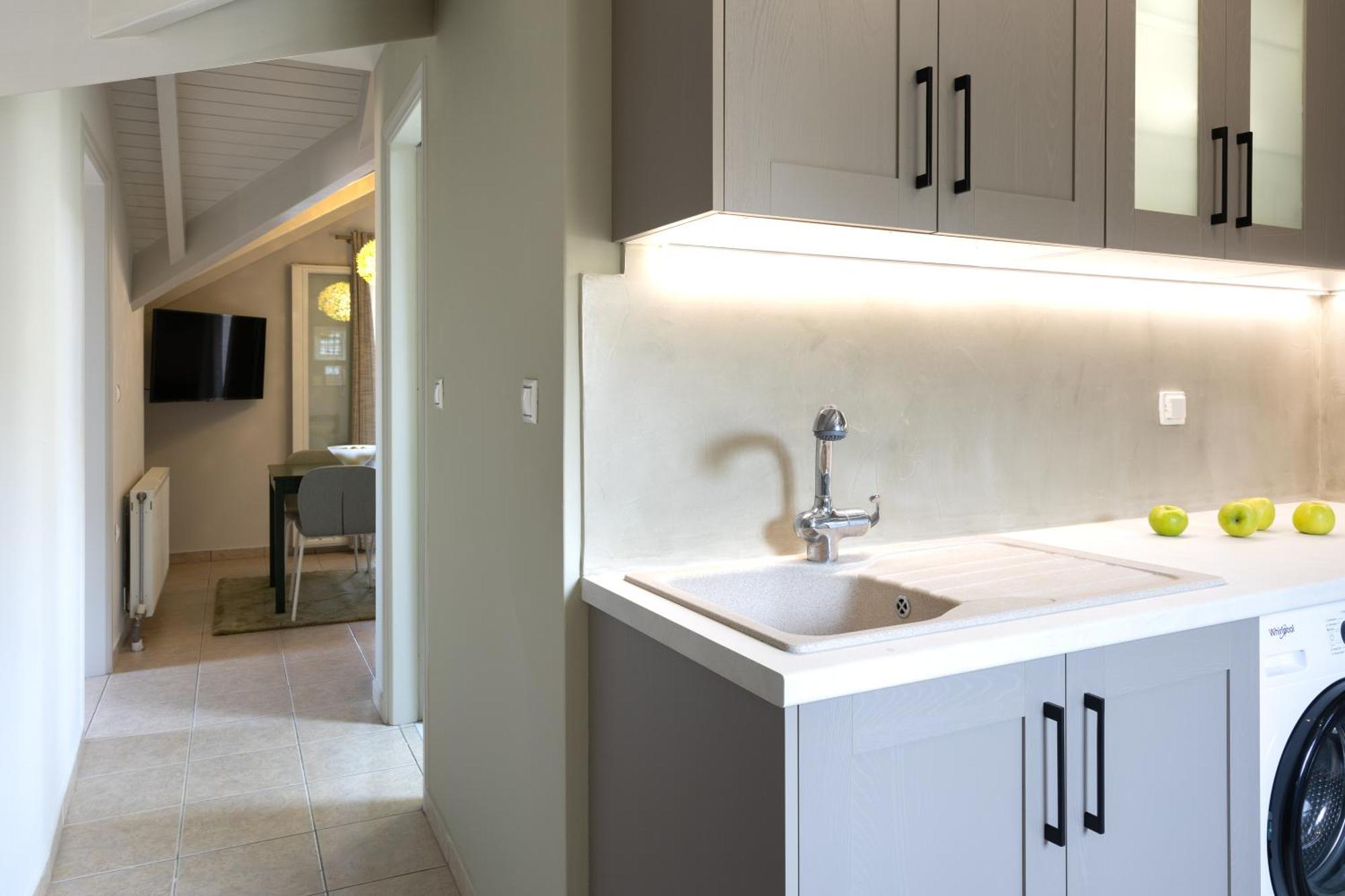 Domus Apartment *