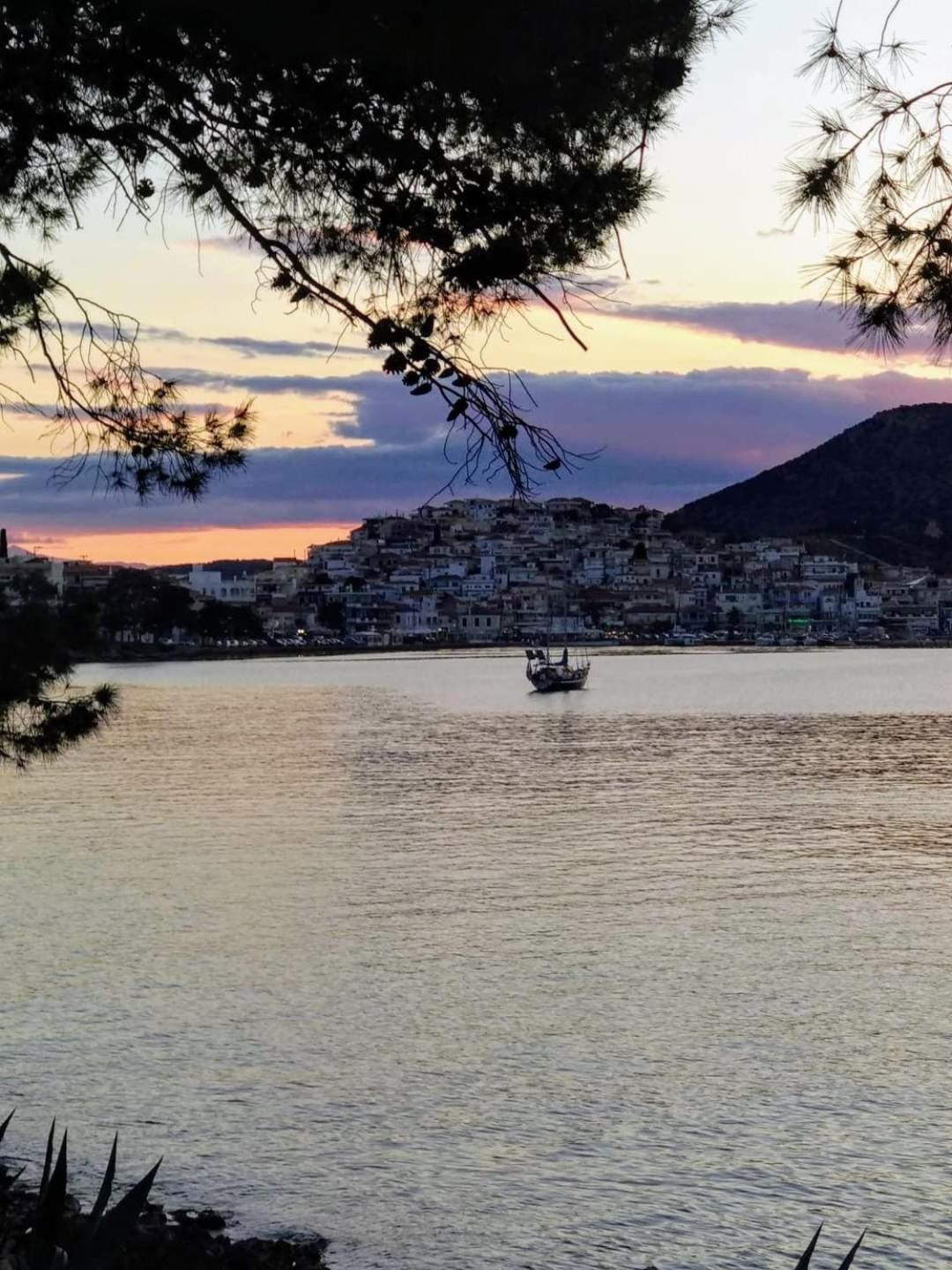 Port Luxury * Ermioni