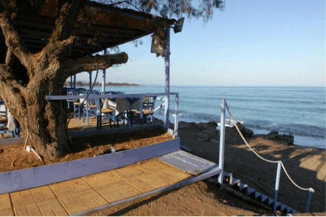 Hotel Akrogiali *