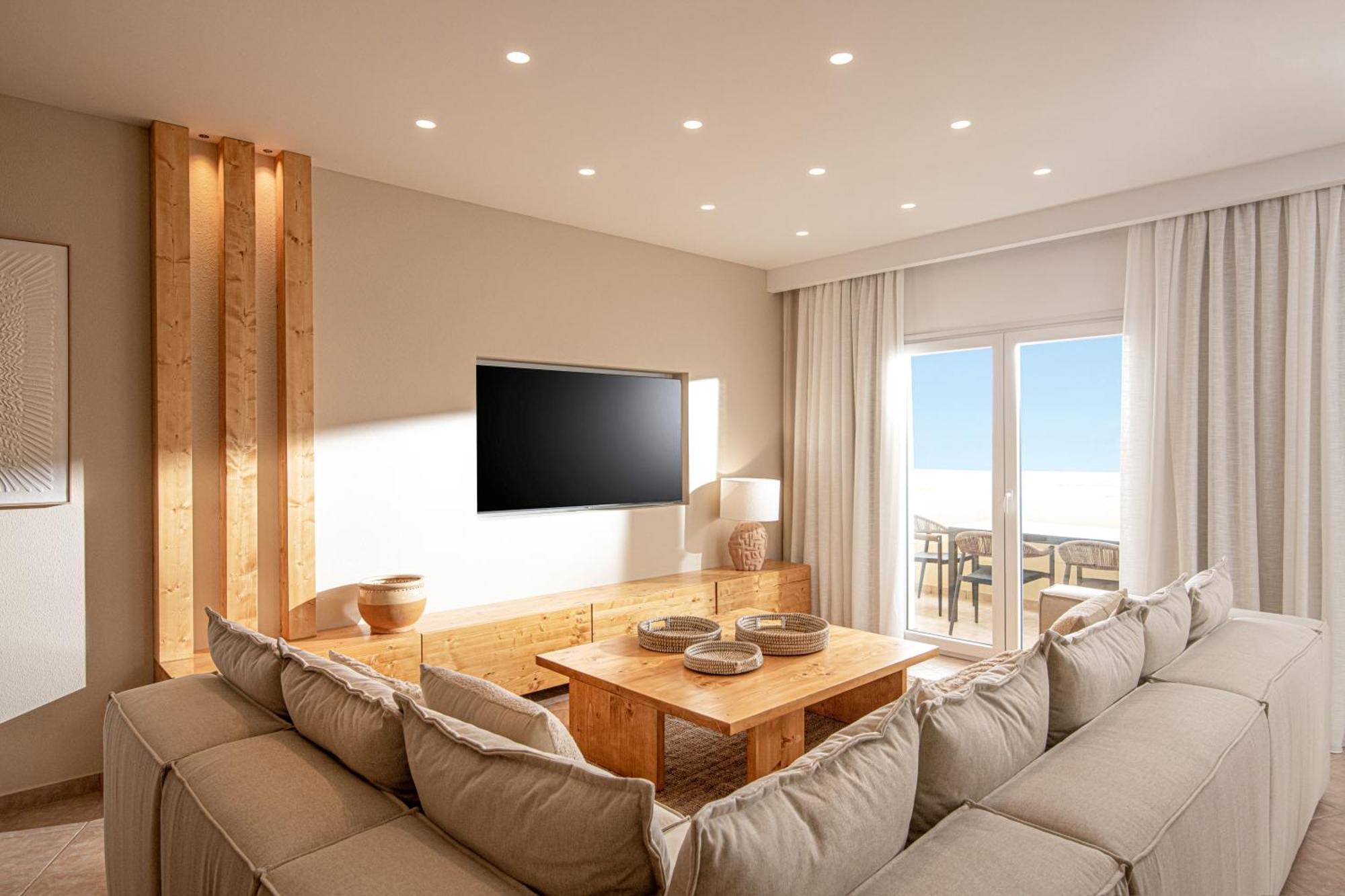 Elea Hotel 2*