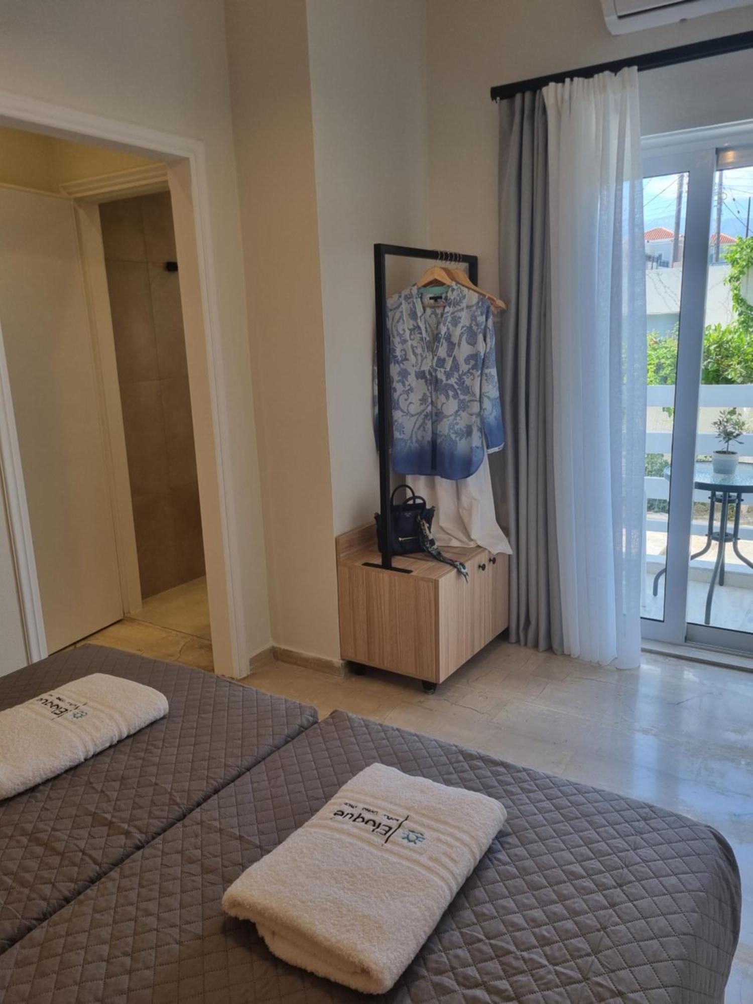 Aparthotel Eloque Simple Living Space *