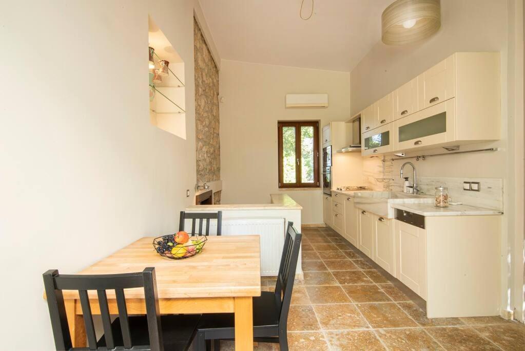 The Saronic - Jungle On The Sea Holiday home