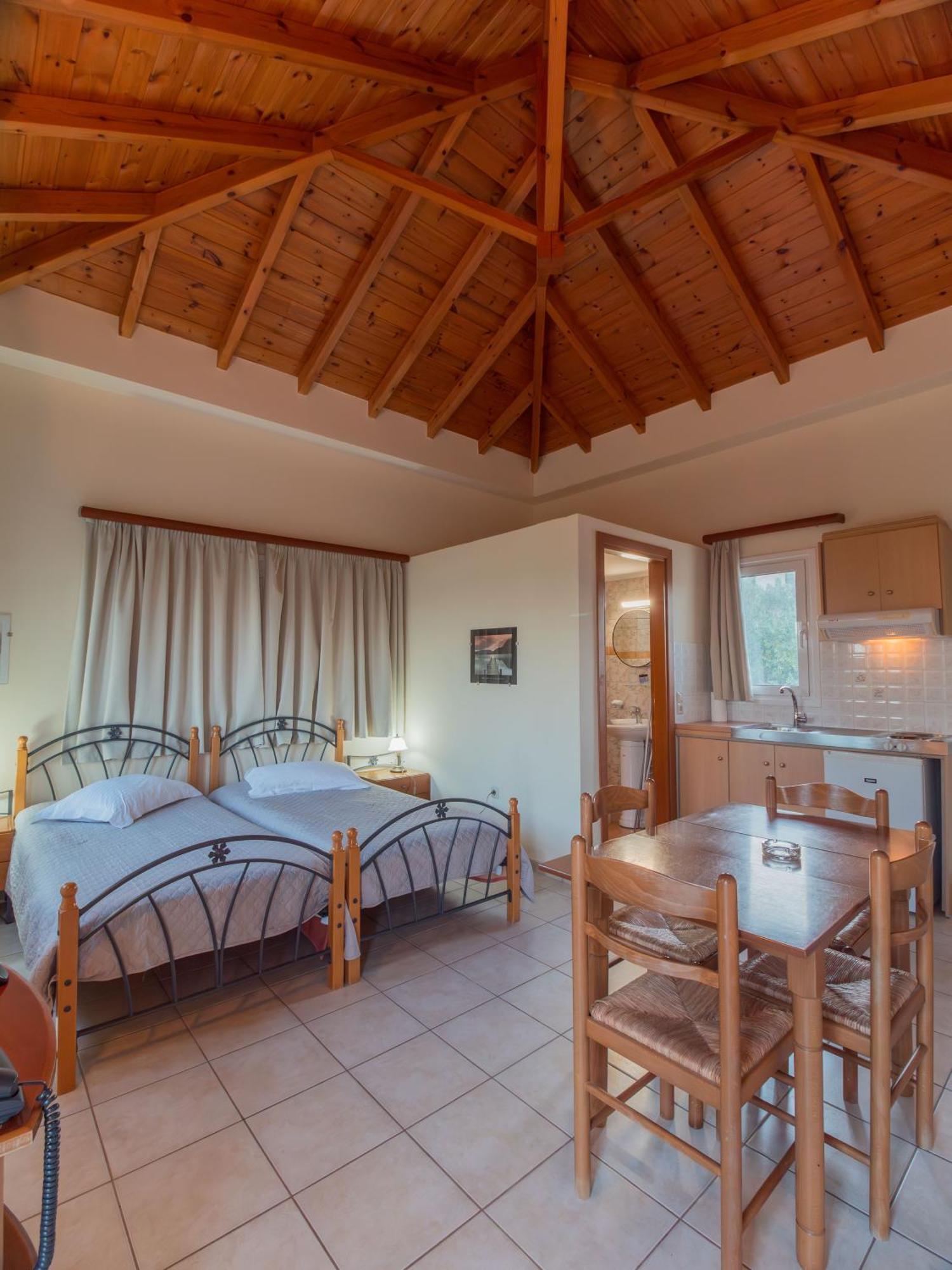 Aparthotel & Studios, Xifoupolis 2*