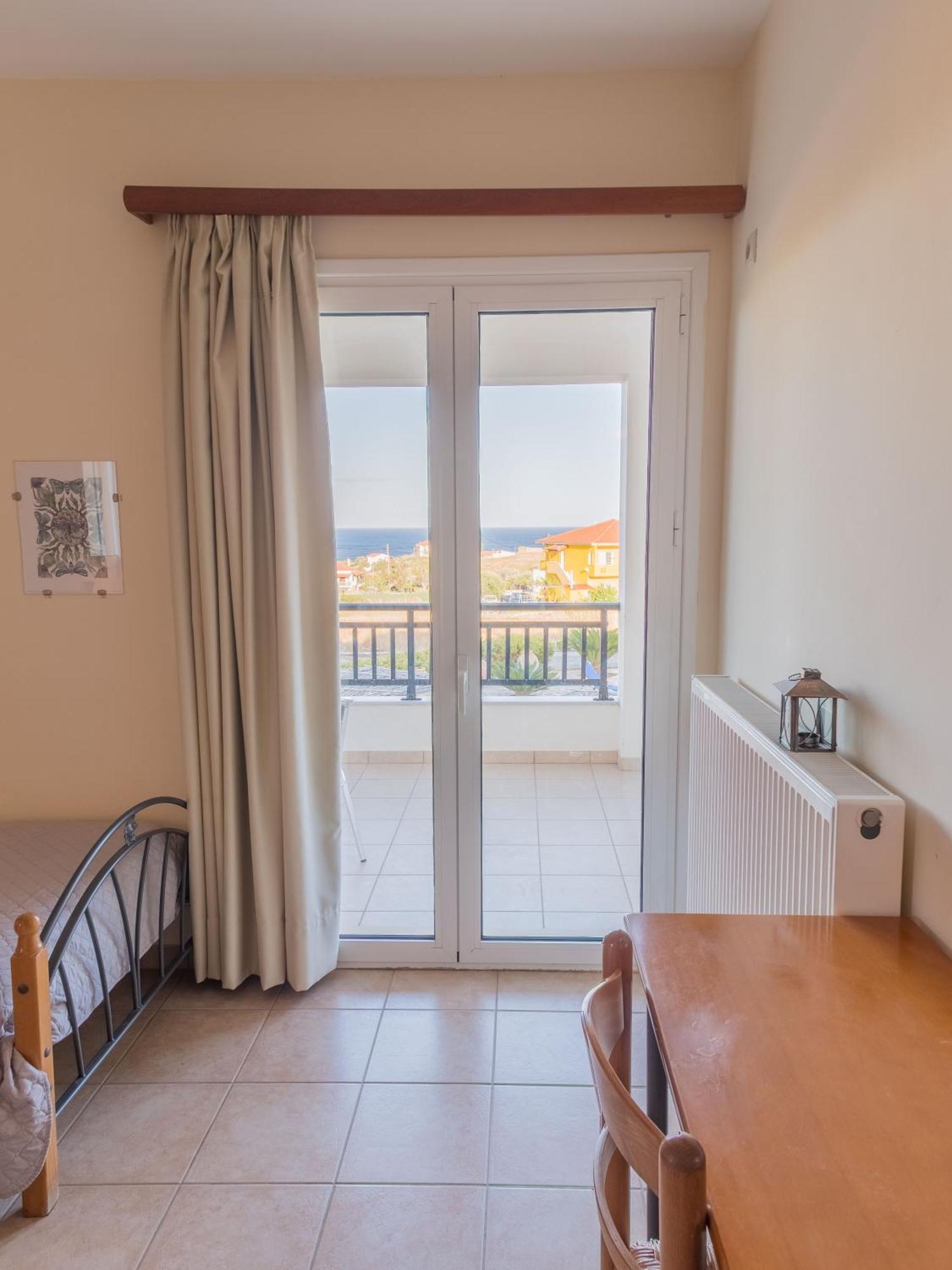 Aparthotel & Studios, Xifoupolis 2*