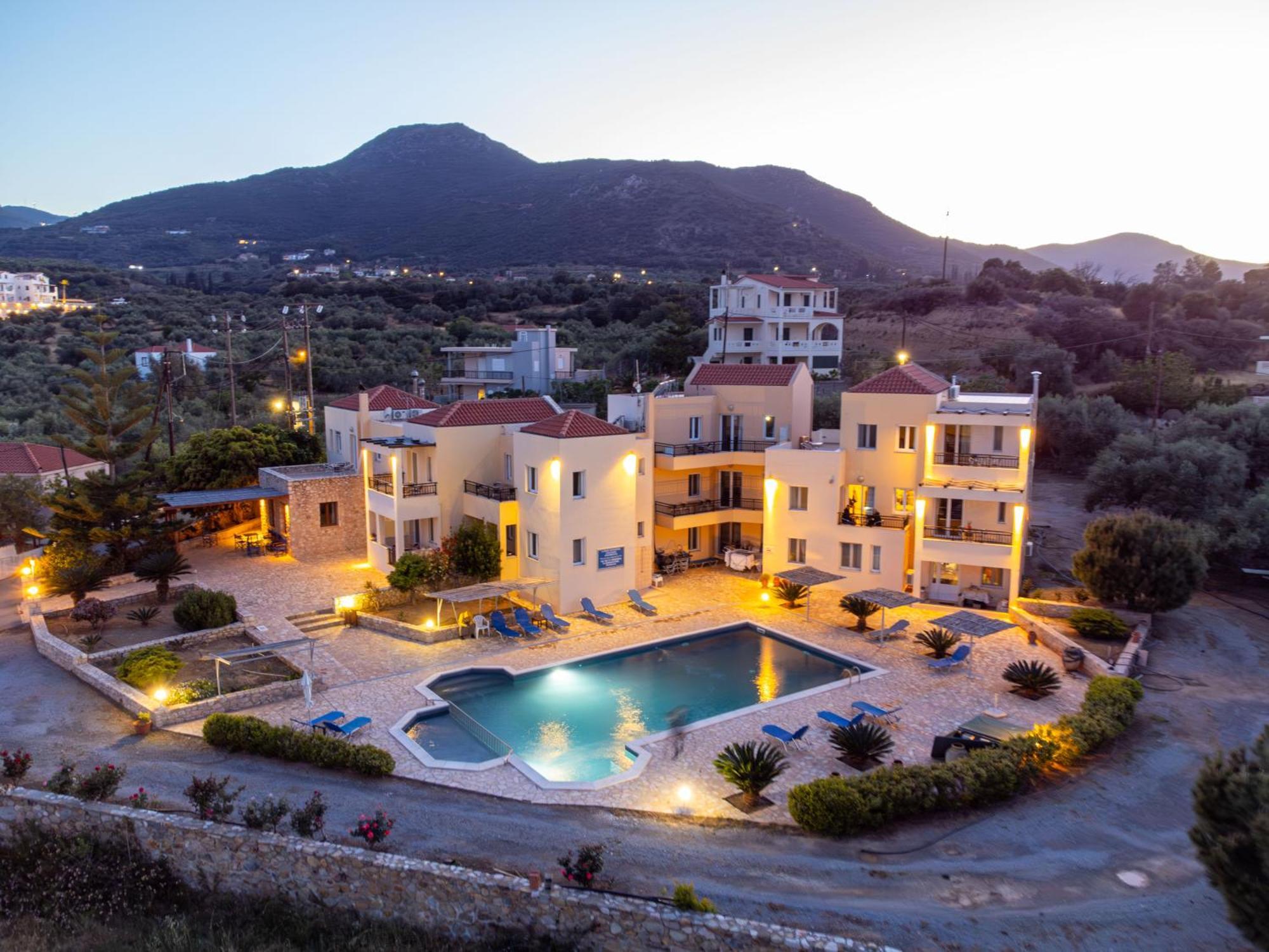 & Studios, Xifoupolis Monemvasia