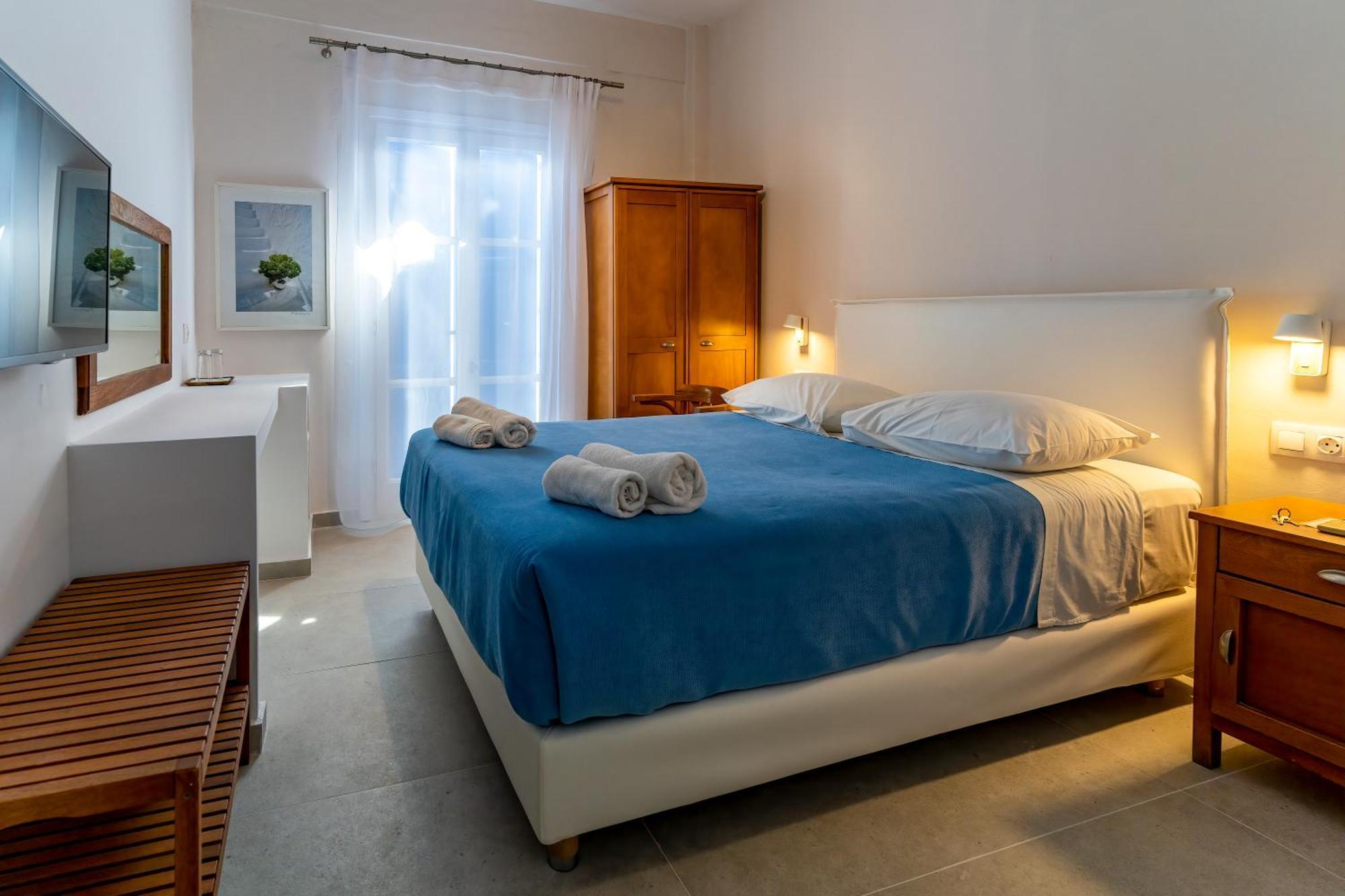 Manto Hotel 2*