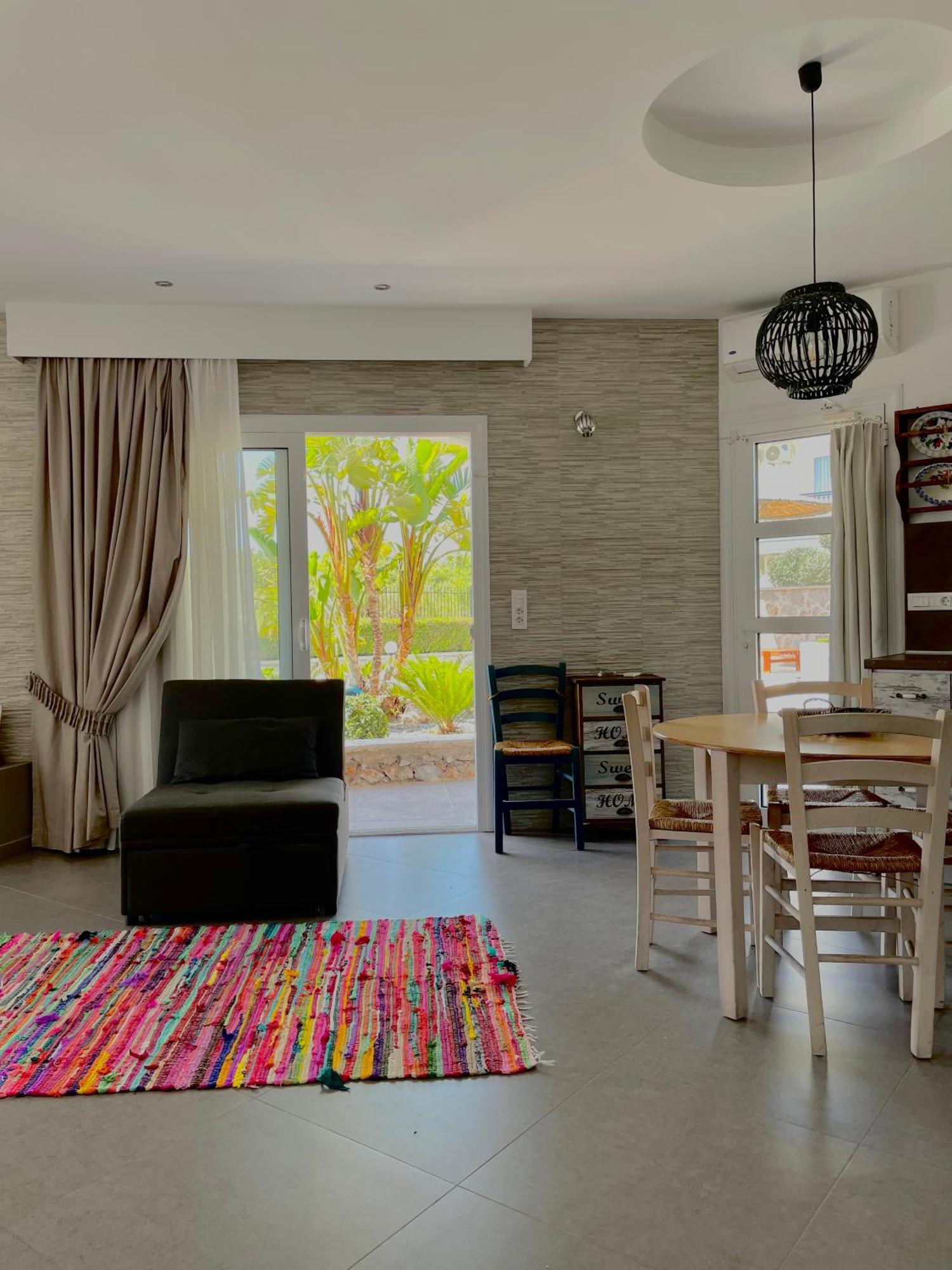 Kostas Studios Apartment