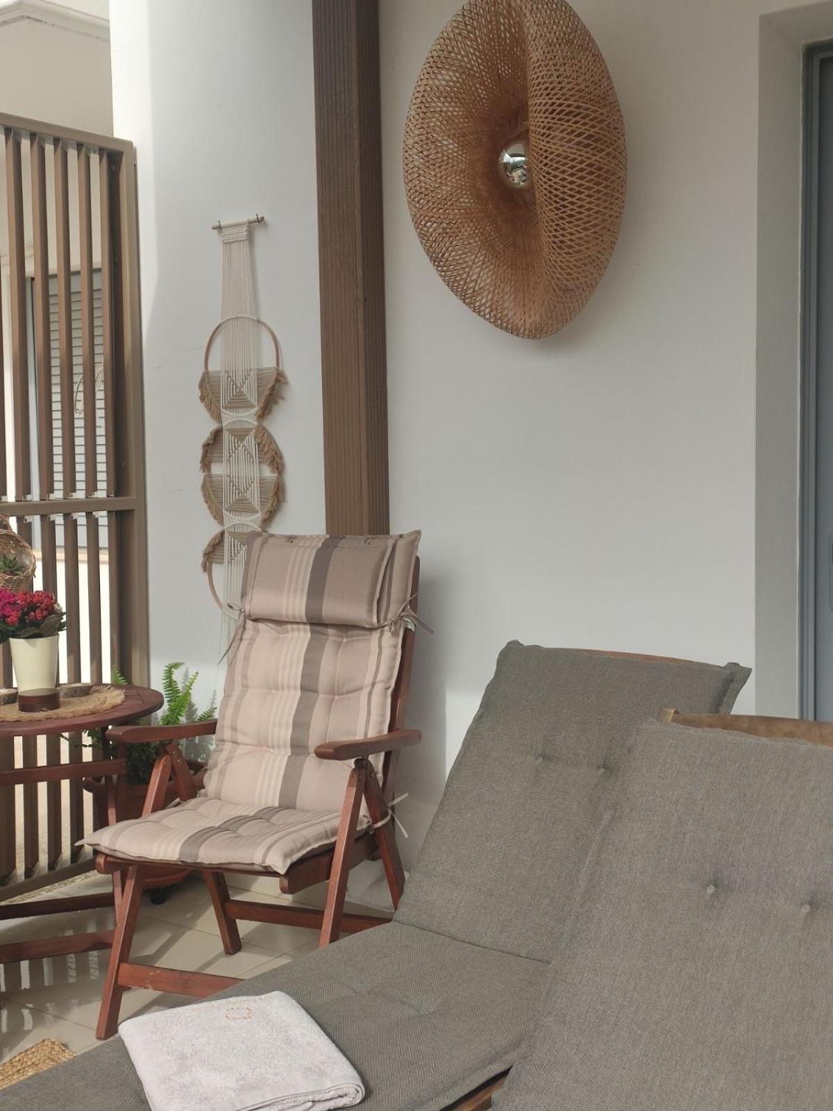 L A Boutique With Private Hot Tub * Kalathas