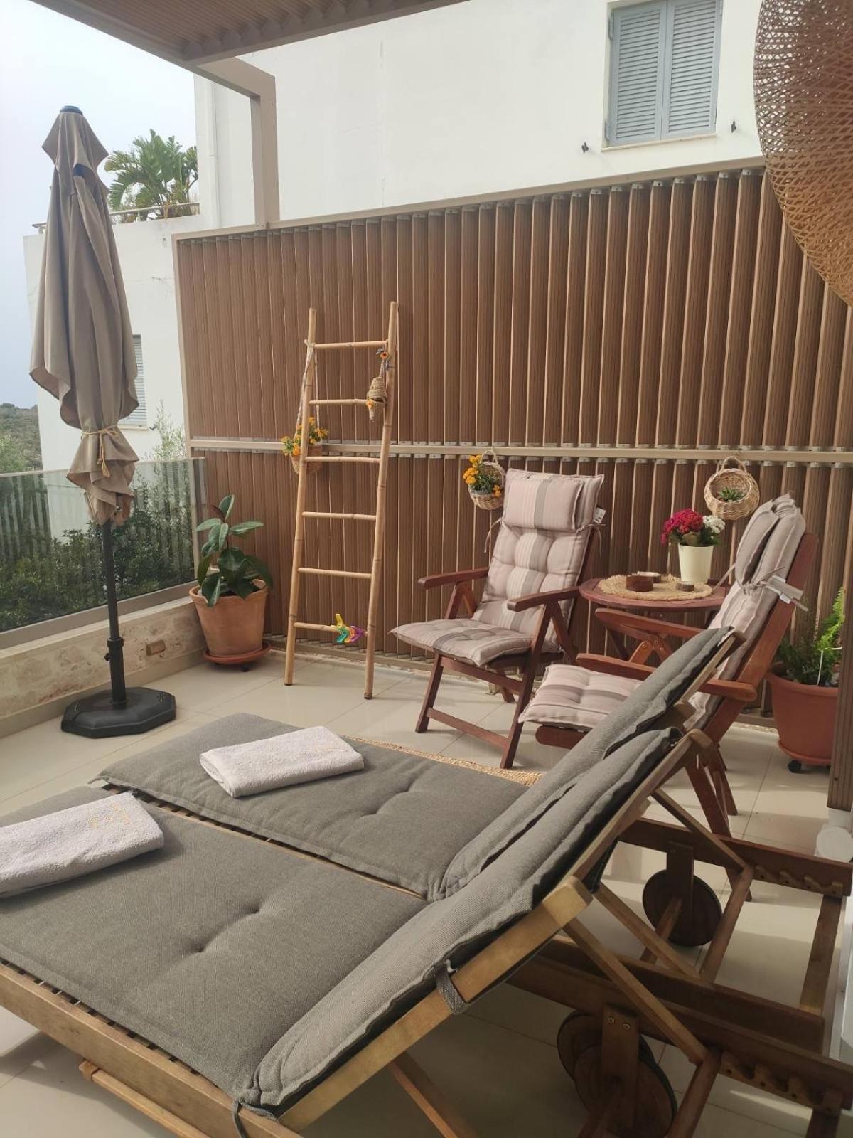 L A Boutique With Private Hot Tub Apartment