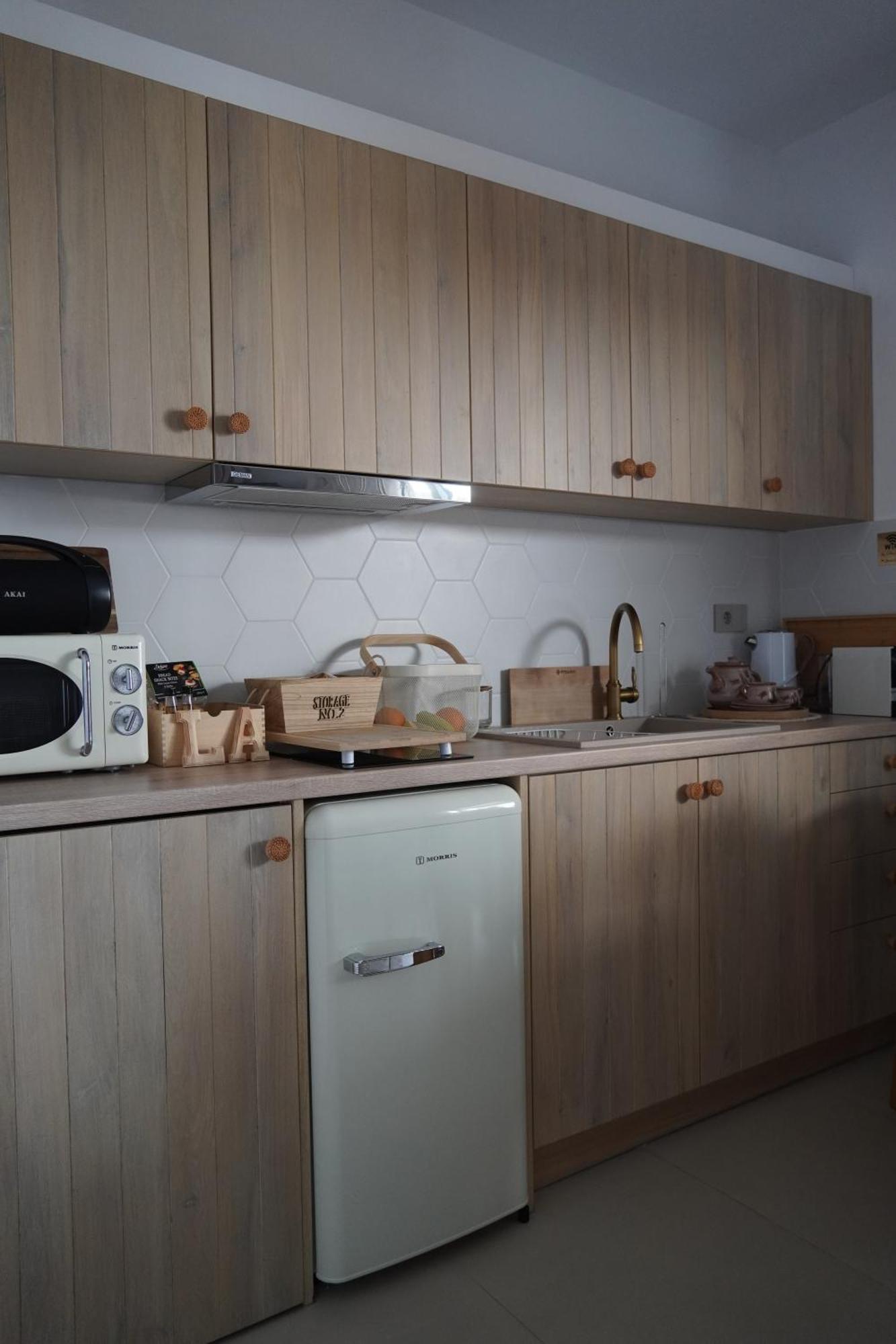 L A Boutique With Private Hot Tub Apartment Kalathas