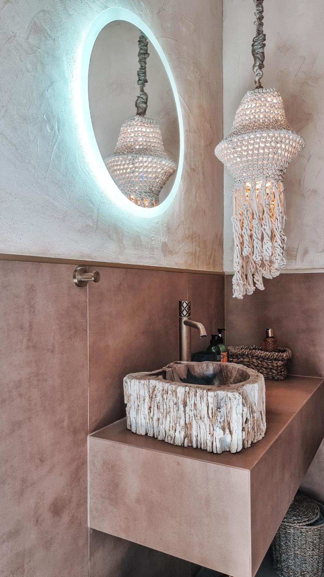 L A Boutique With Private Hot Tub Kalathas