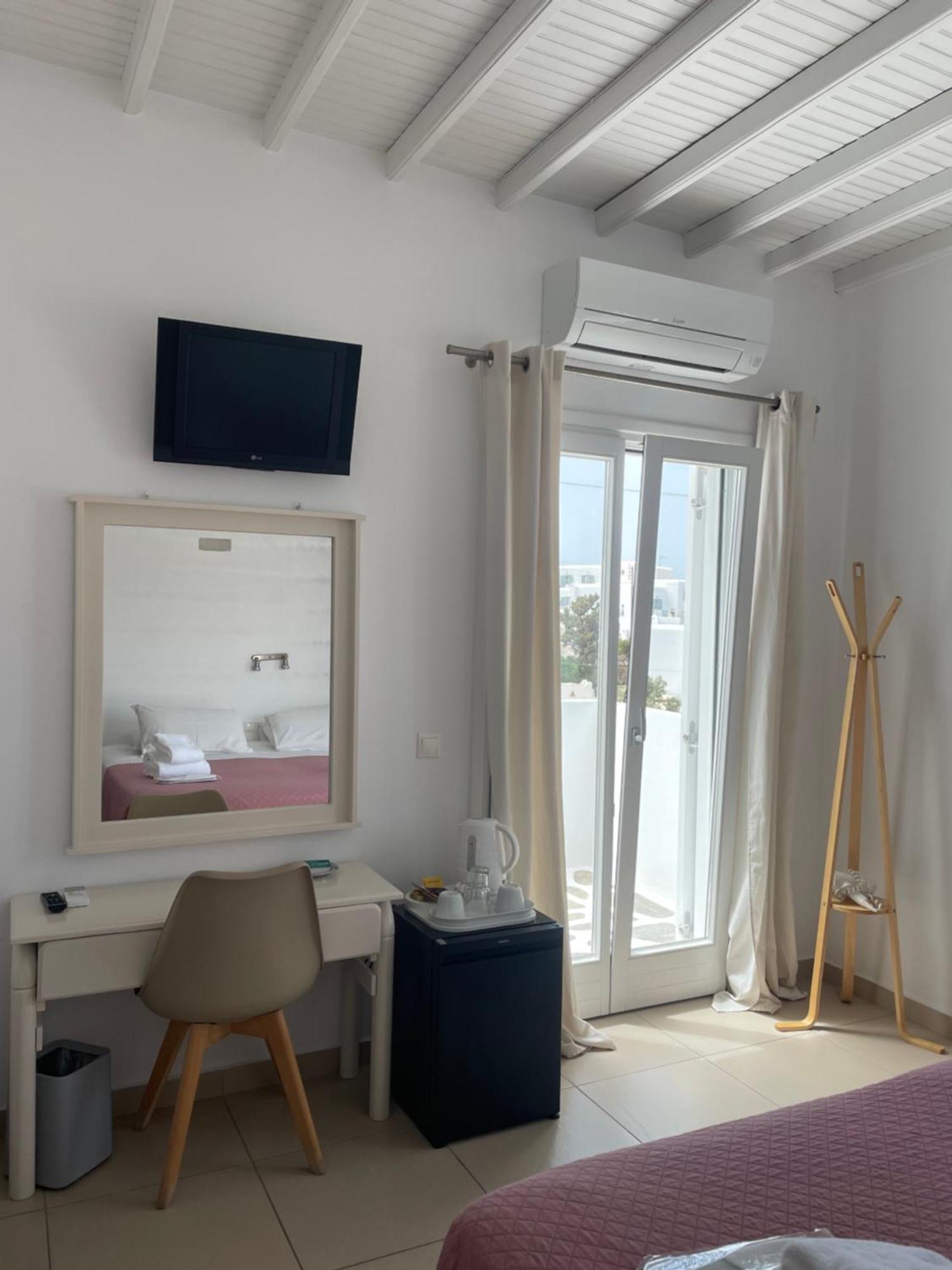 White Myth 2* Mykonos Town