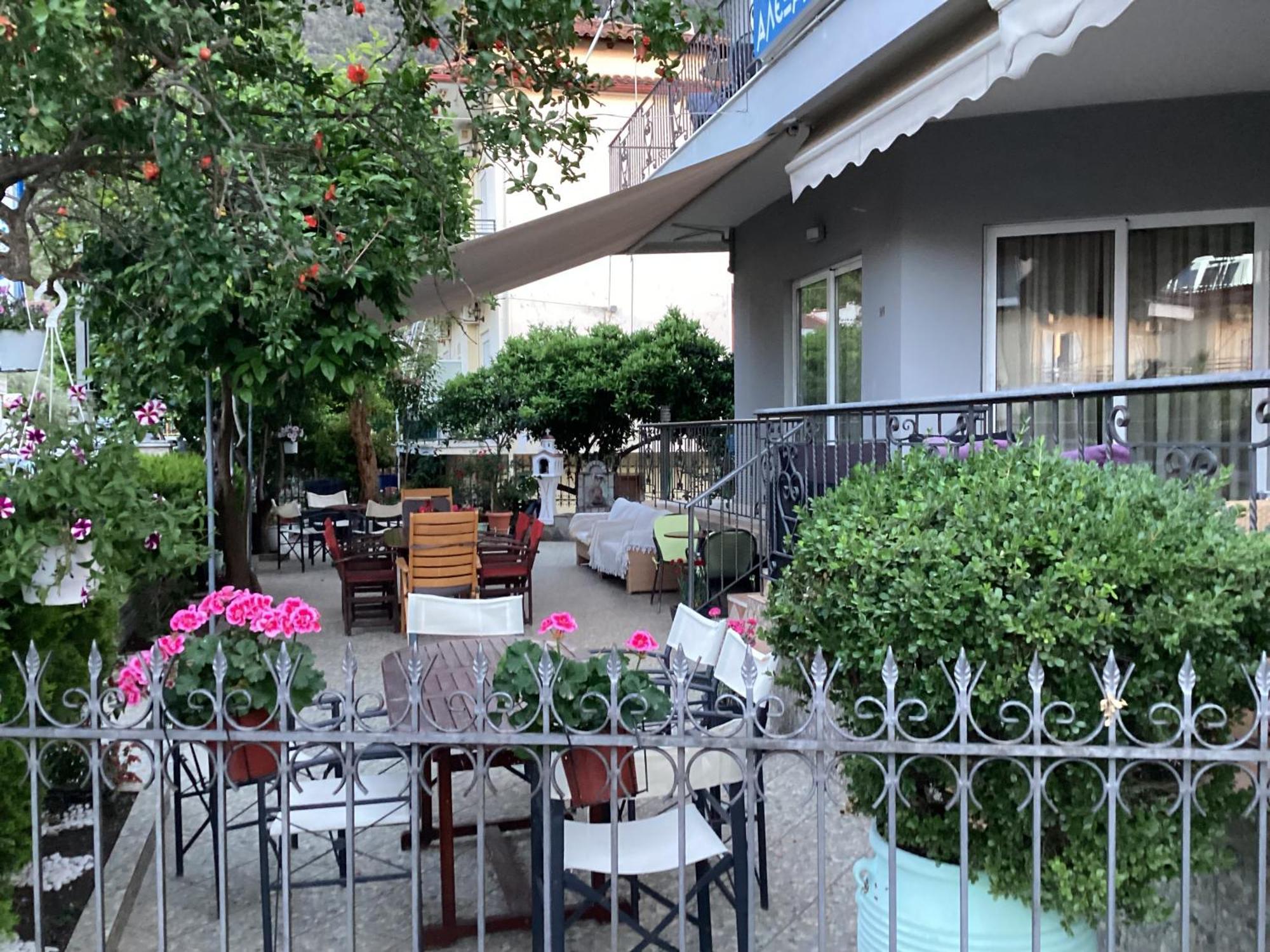 Alexandros Aparthotel Kamena Vourla