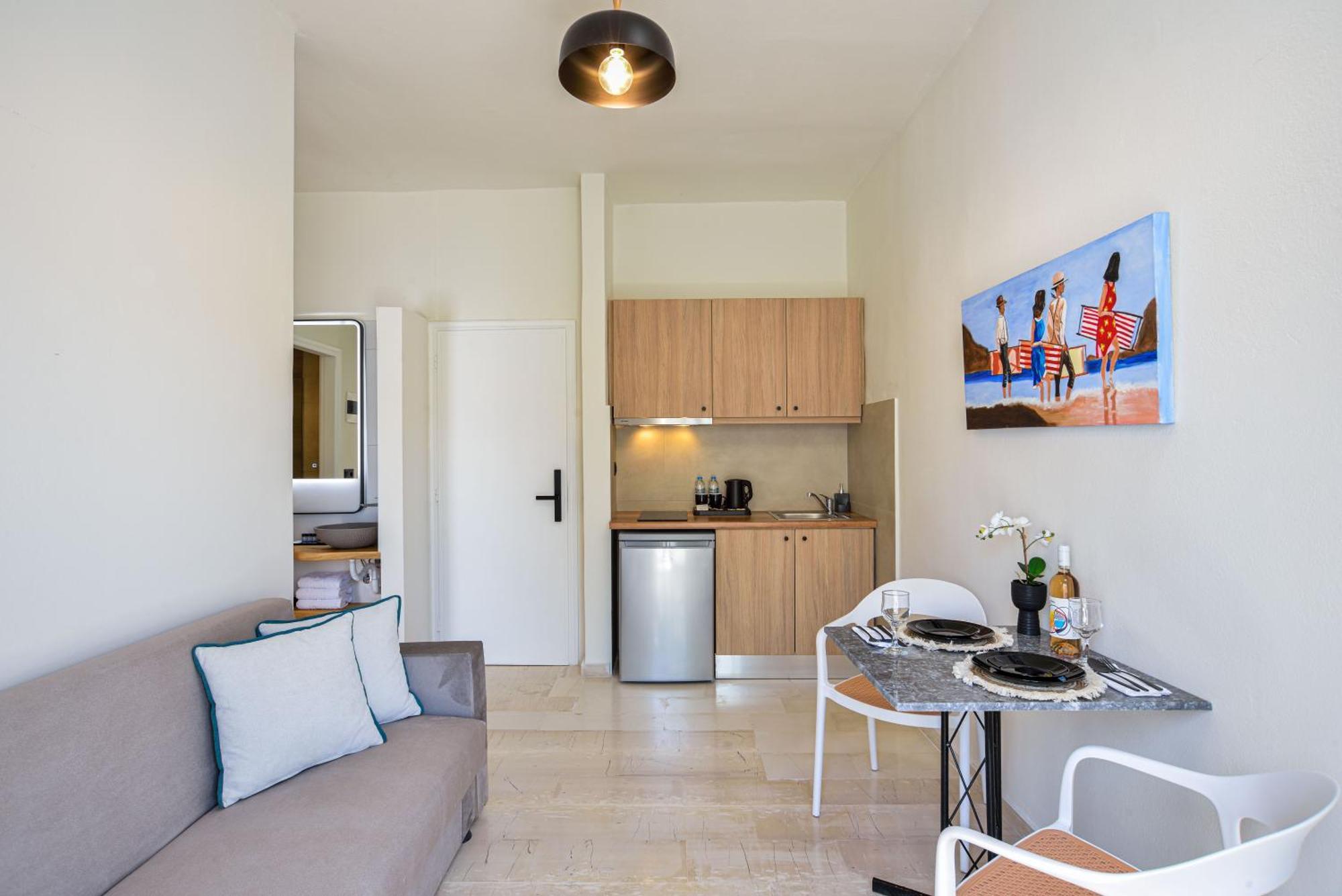 Eloque Simple Living Space Kato Daratso