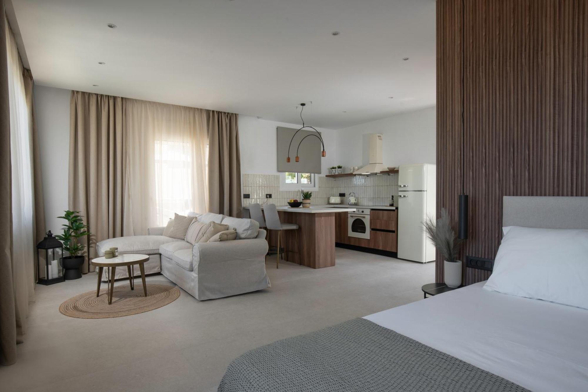 Holiday home Theros Luxury *