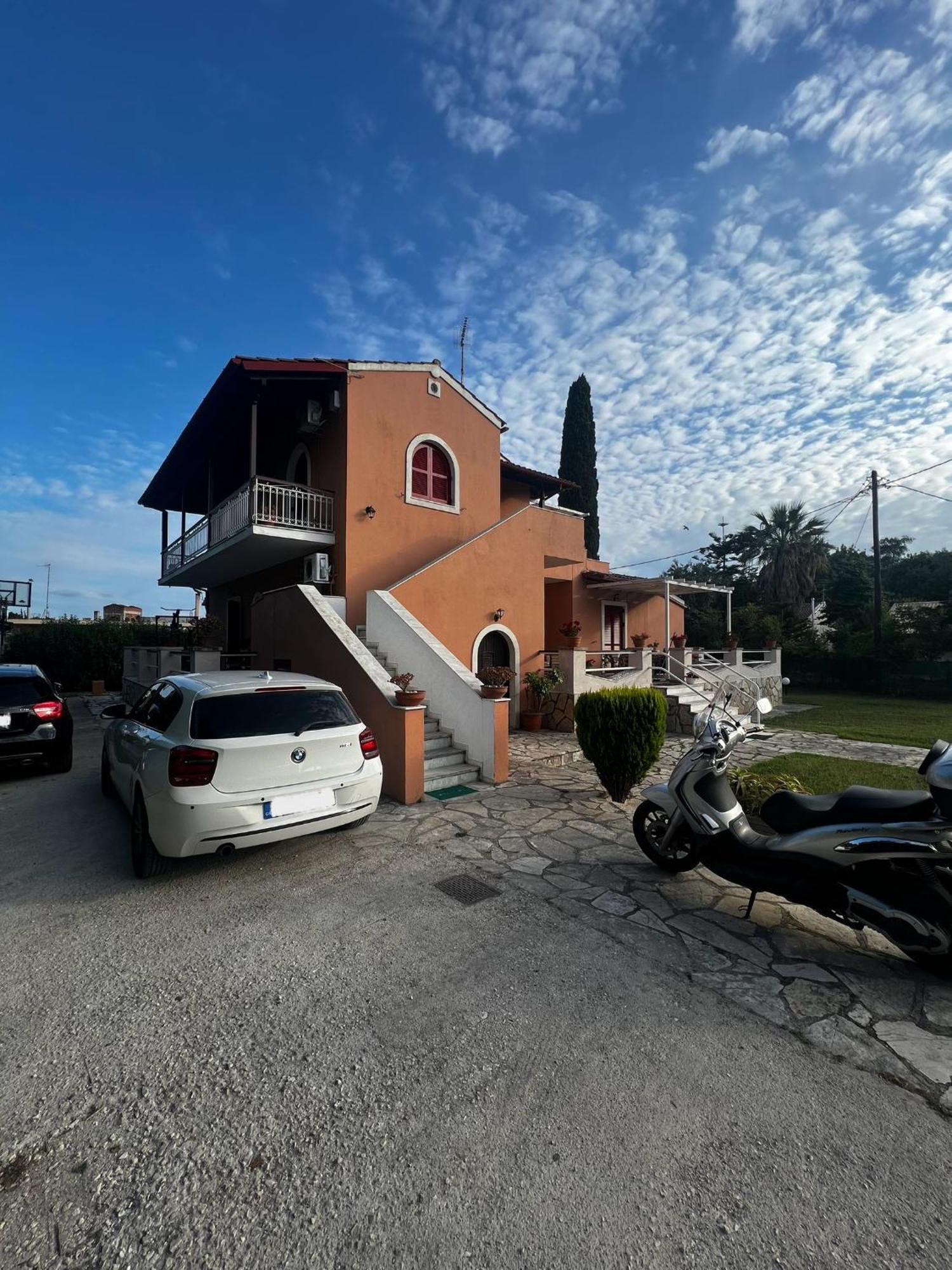 Nisi Gerekou Villa *