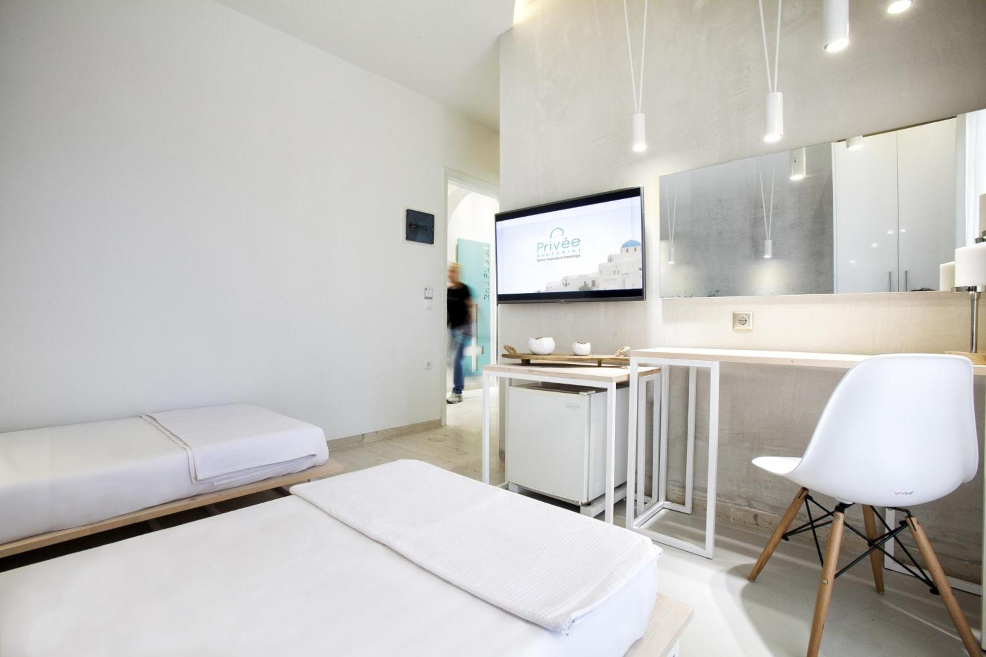 Privee Santorini