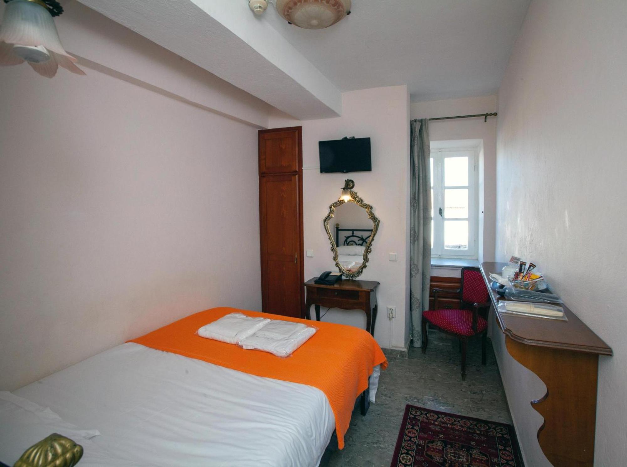 Byron Traditional Nafplio