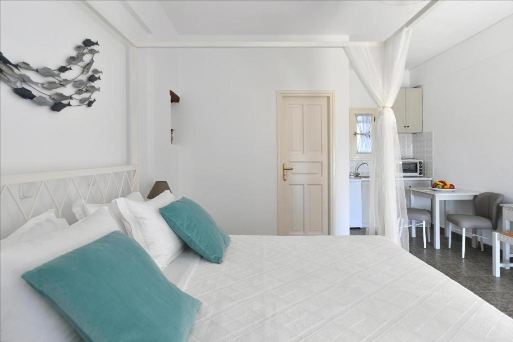 Agrabeli Paros 3*