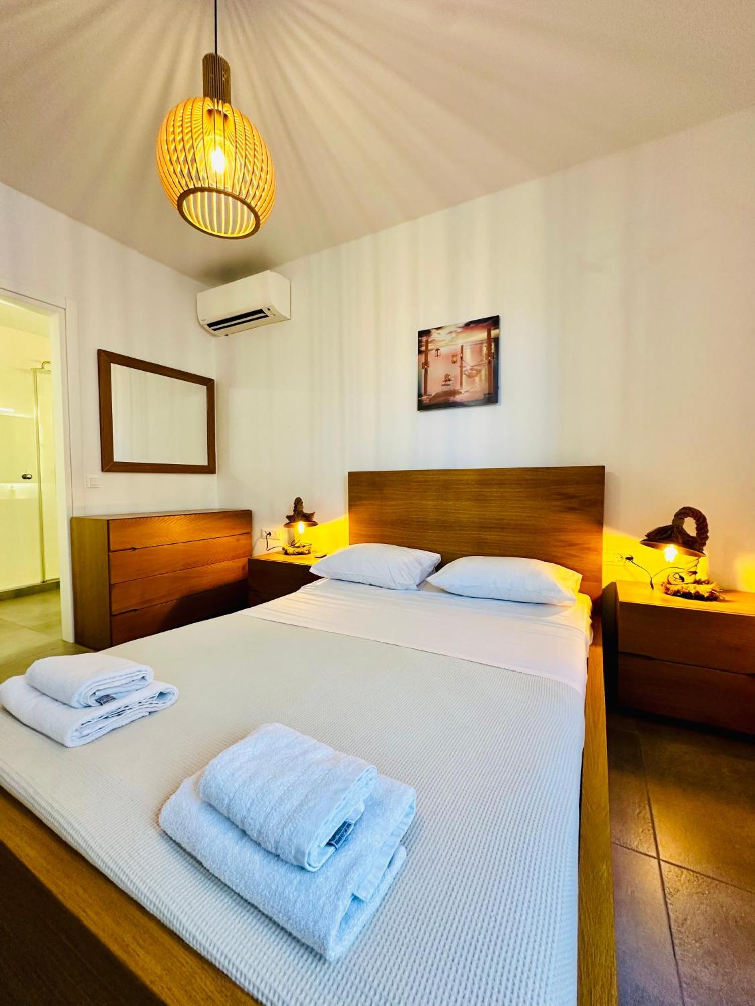Seaview & Jacuzzi Summer Apartment