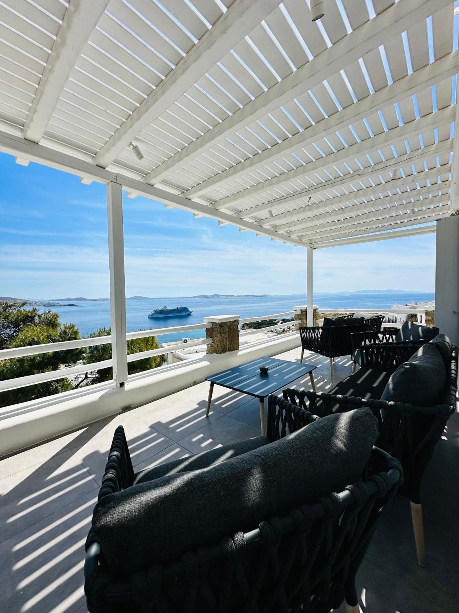 Seaview & Jacuzzi Summer Mykonos Town