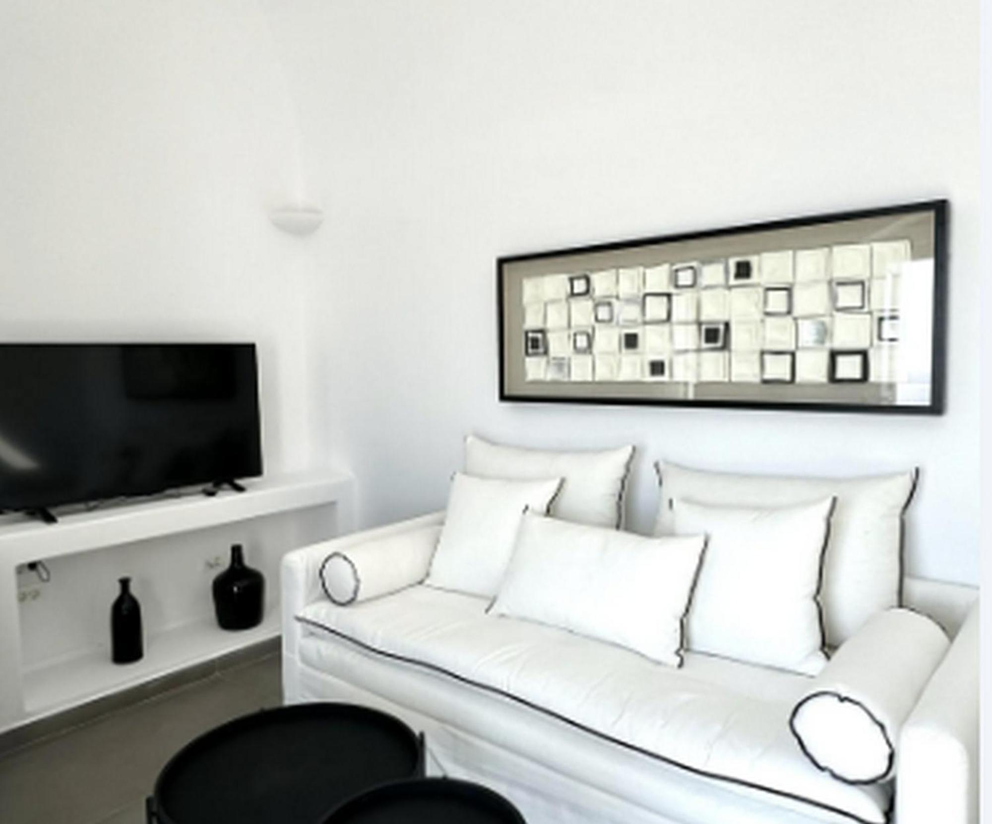 Premium Santorini Campbell 1 Bedroom Spectacular Aegean Sea Views Private Outdoor Hot Tub *