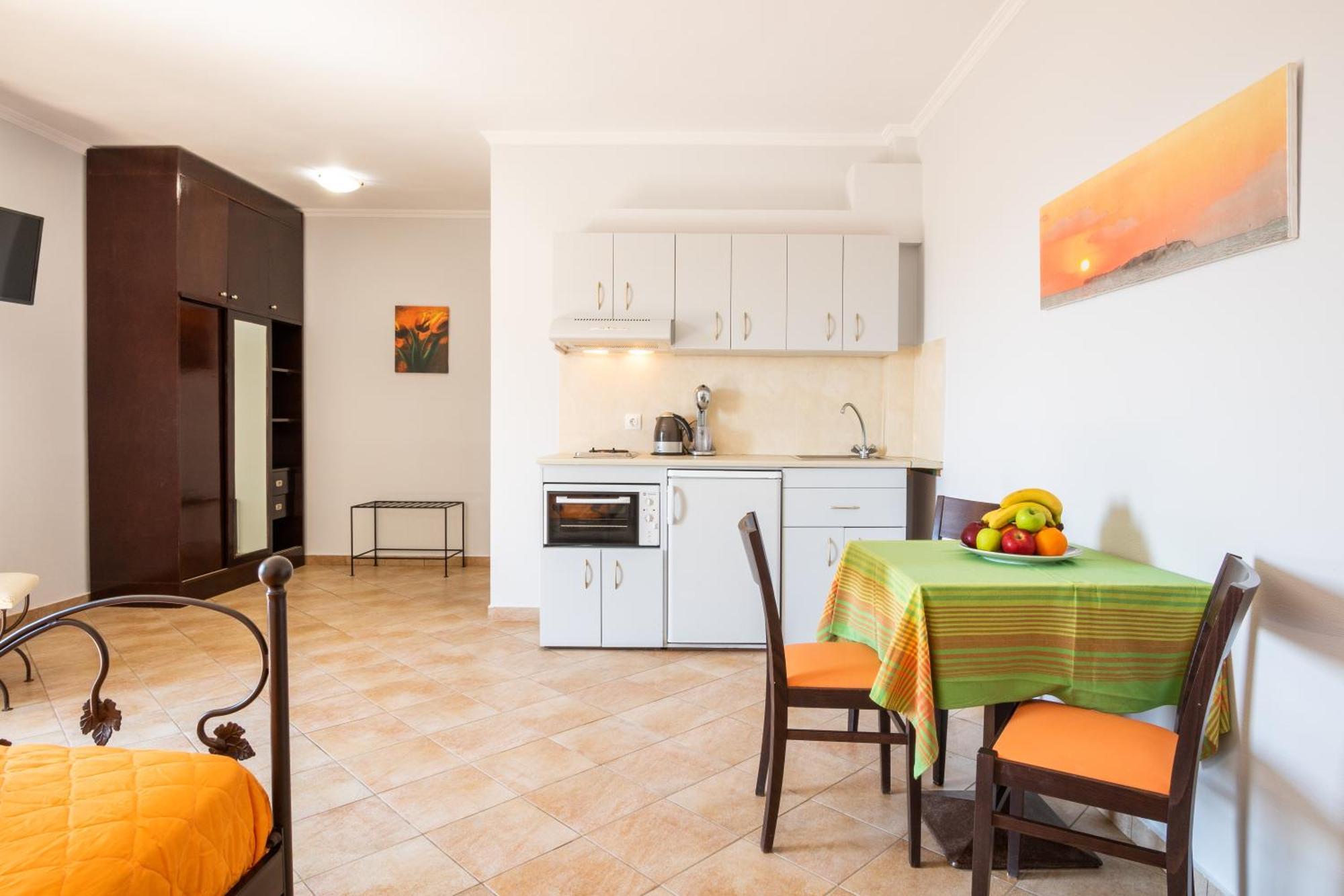 Dilina Aparthotel 3*