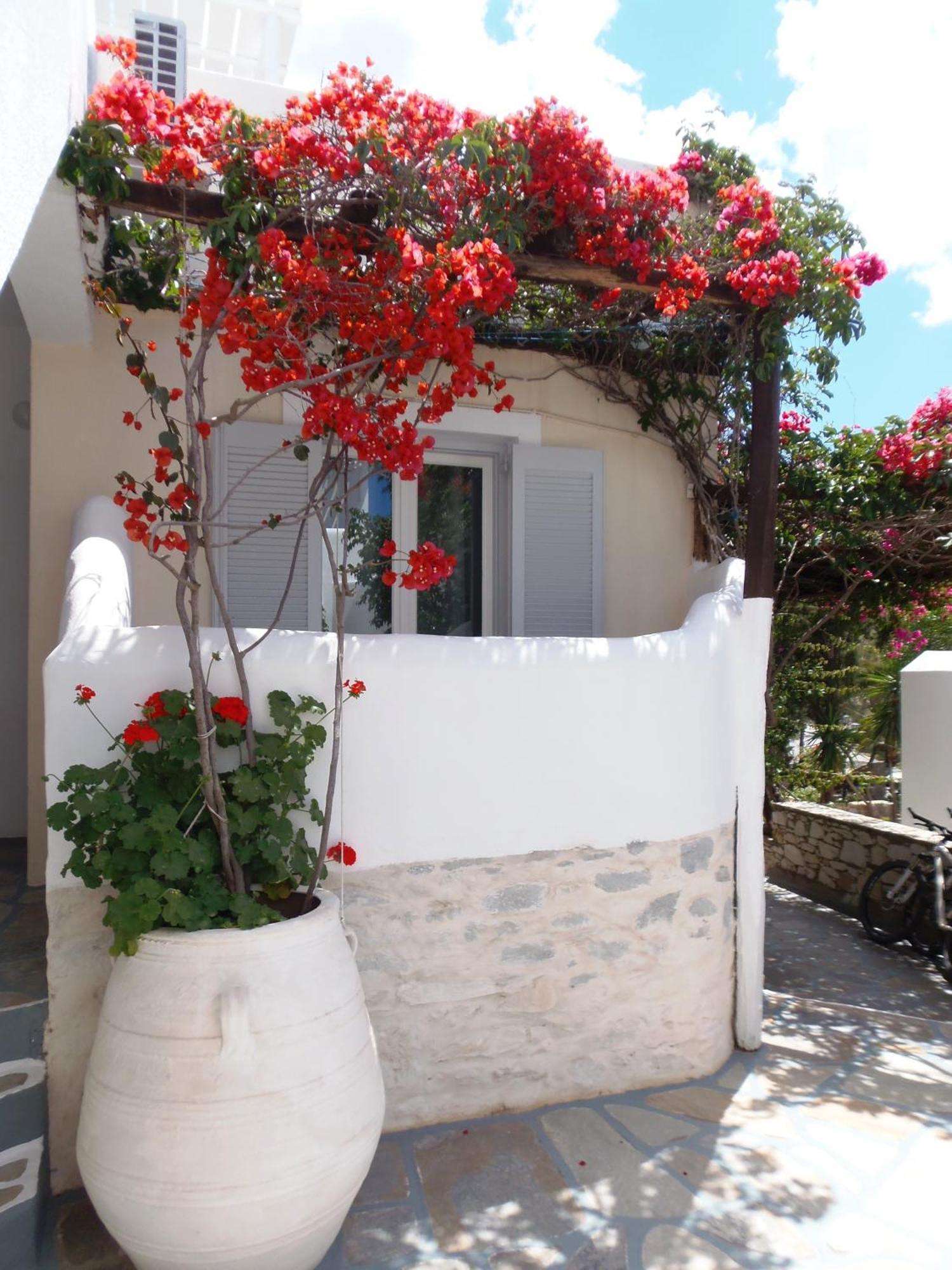Manos Hotel