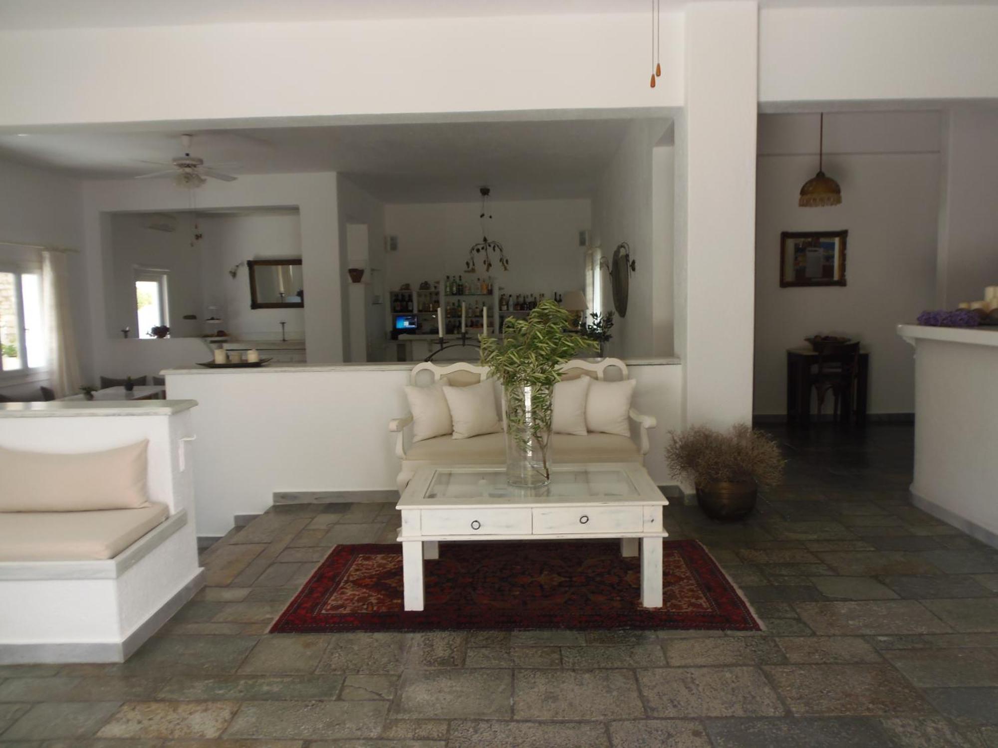 Manos Hotel Naousa (Paros)