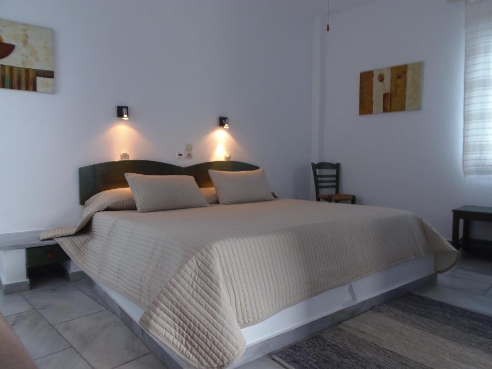 Hotel Manos Naousa (Paros)