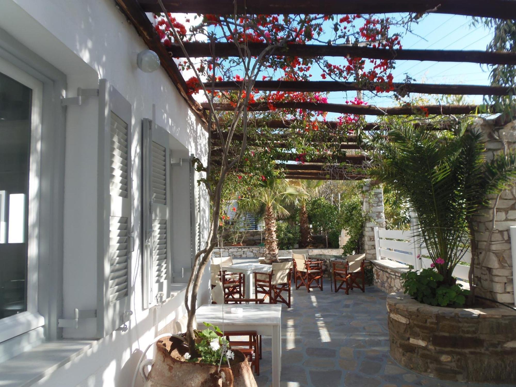 Manos Hotel