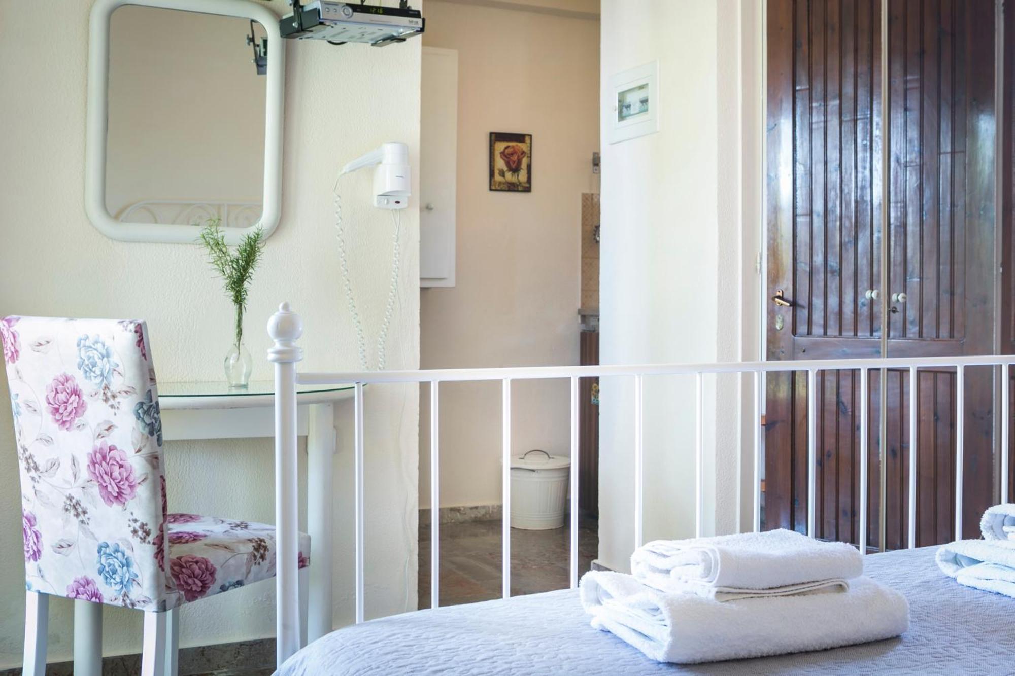 Dendrolivano Aparthotel