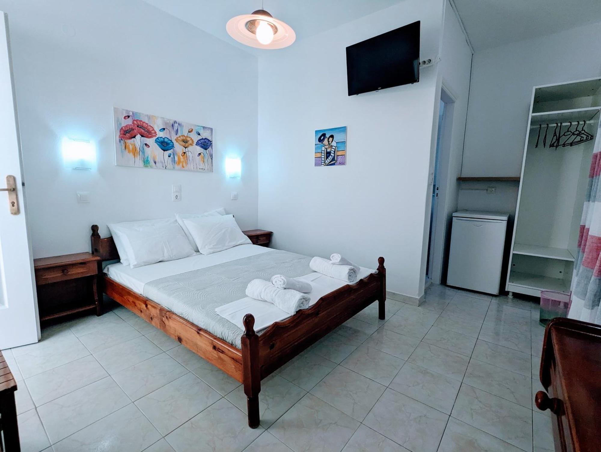 Barbaras Aparthotel Naousa (Paros)
