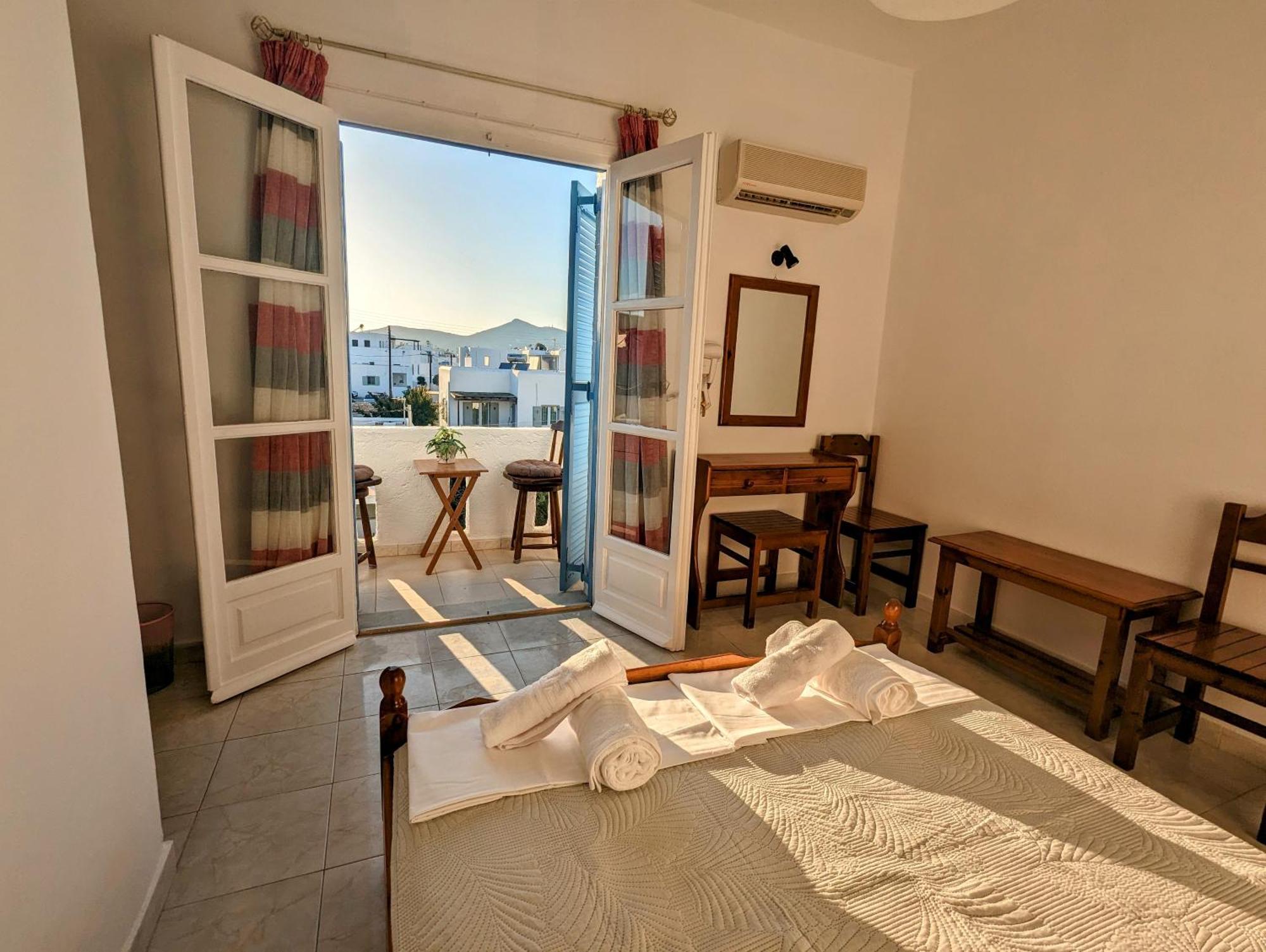 Barbaras Naousa (Paros)