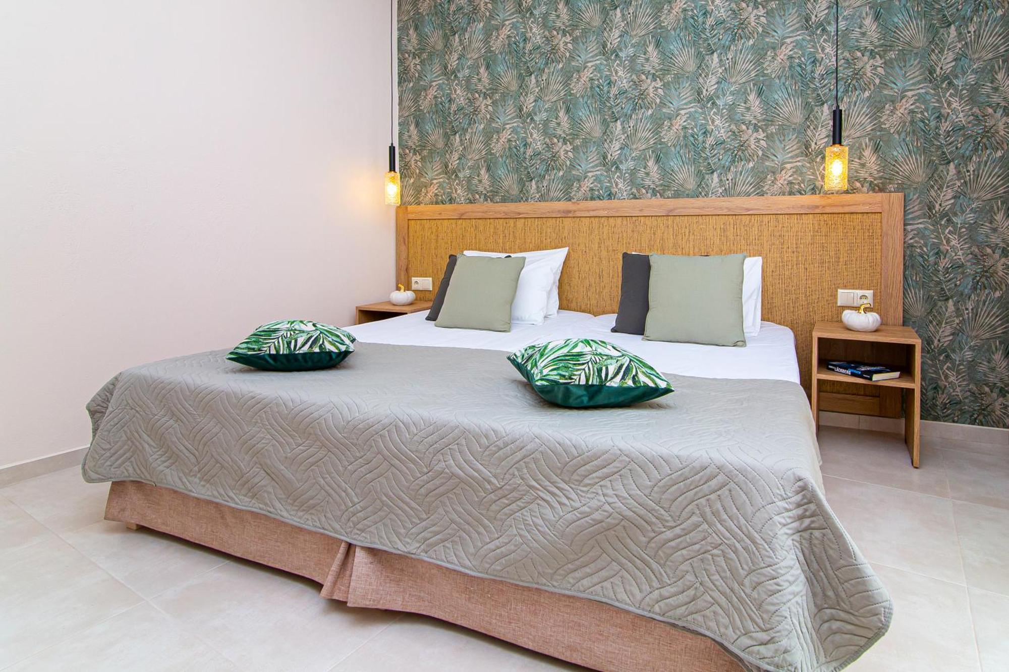 Emerald Hotel